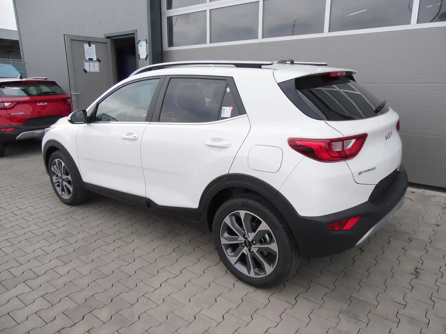 Kia Stonic Spirit 2024 1.0T 48V DCT Navigation Klimaautomatik Weiß - 2