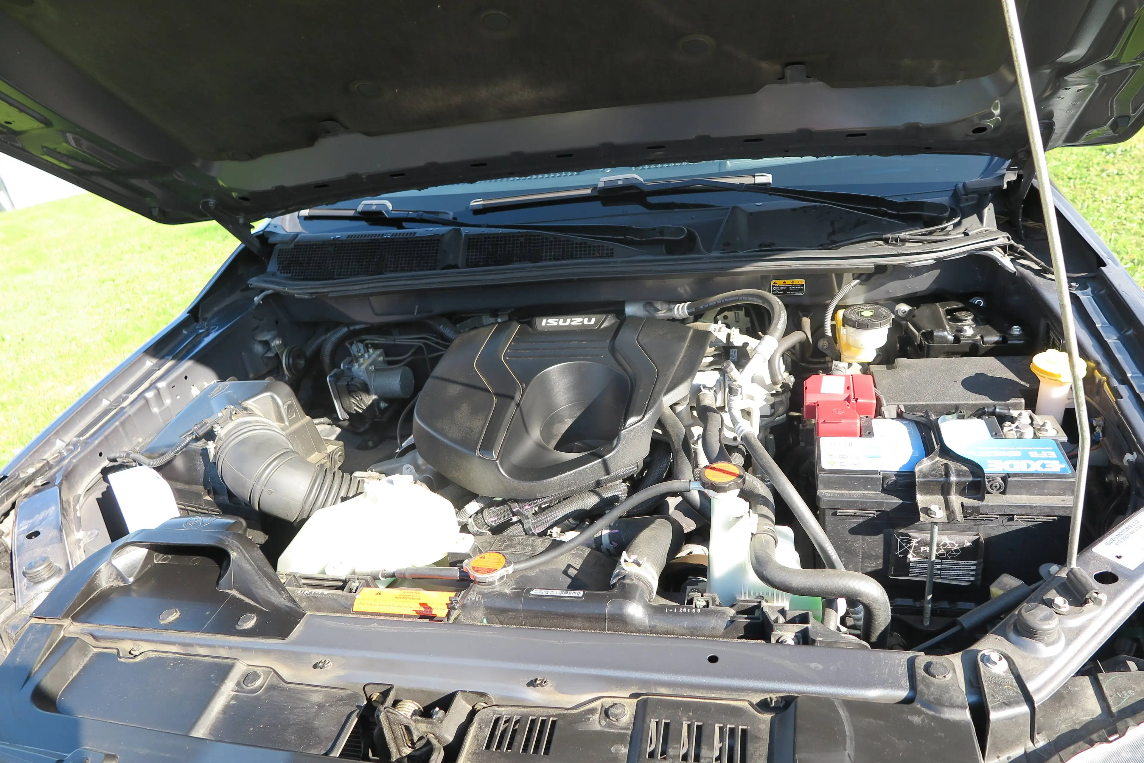 Isuzu D-Max Double Cab 4AWD V-Cross — photo 14