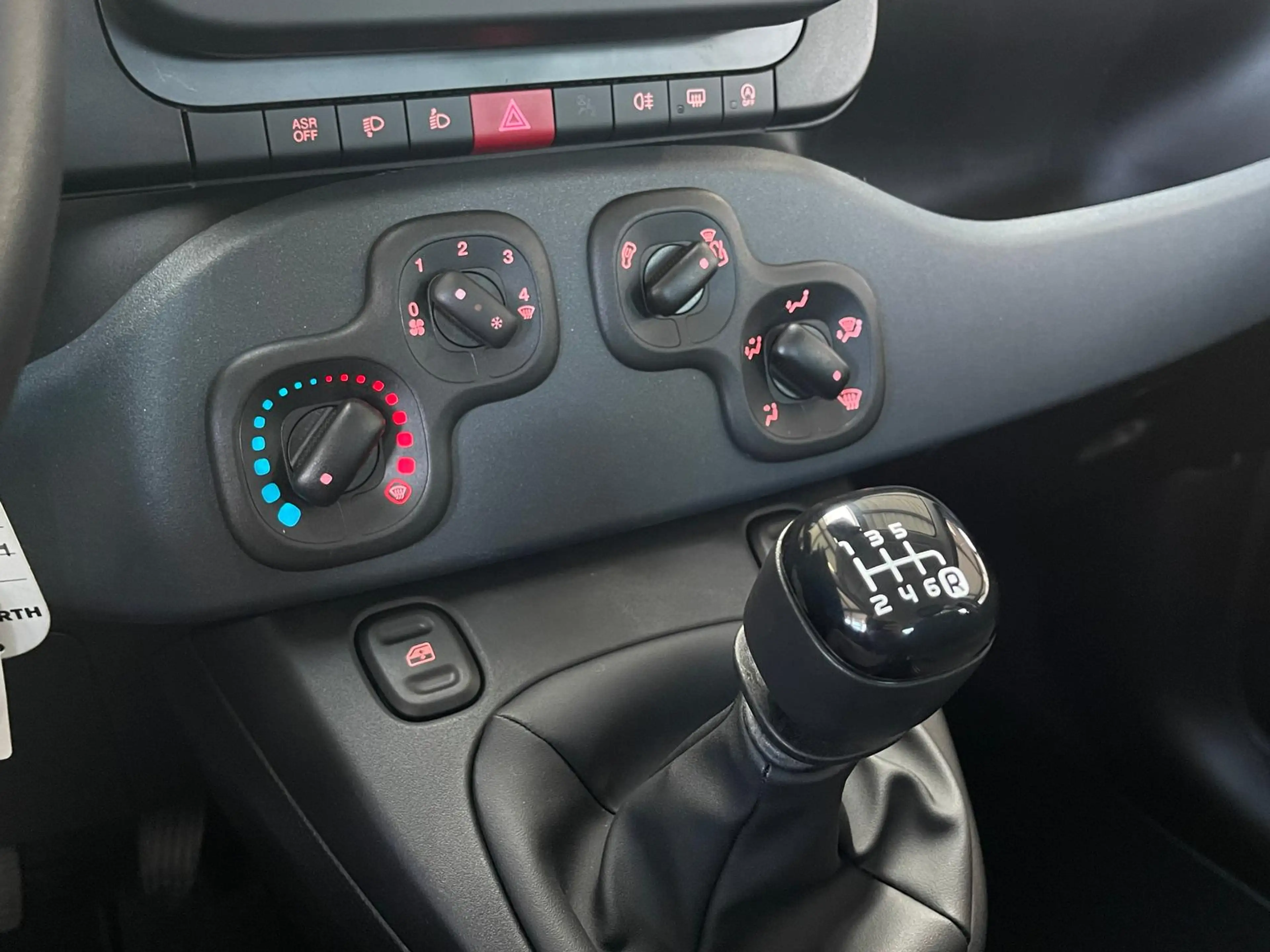 Fiat Panda 1.0 Mild Hybrid Pandina Pop+Klima+PDC hi.+ — photo 13