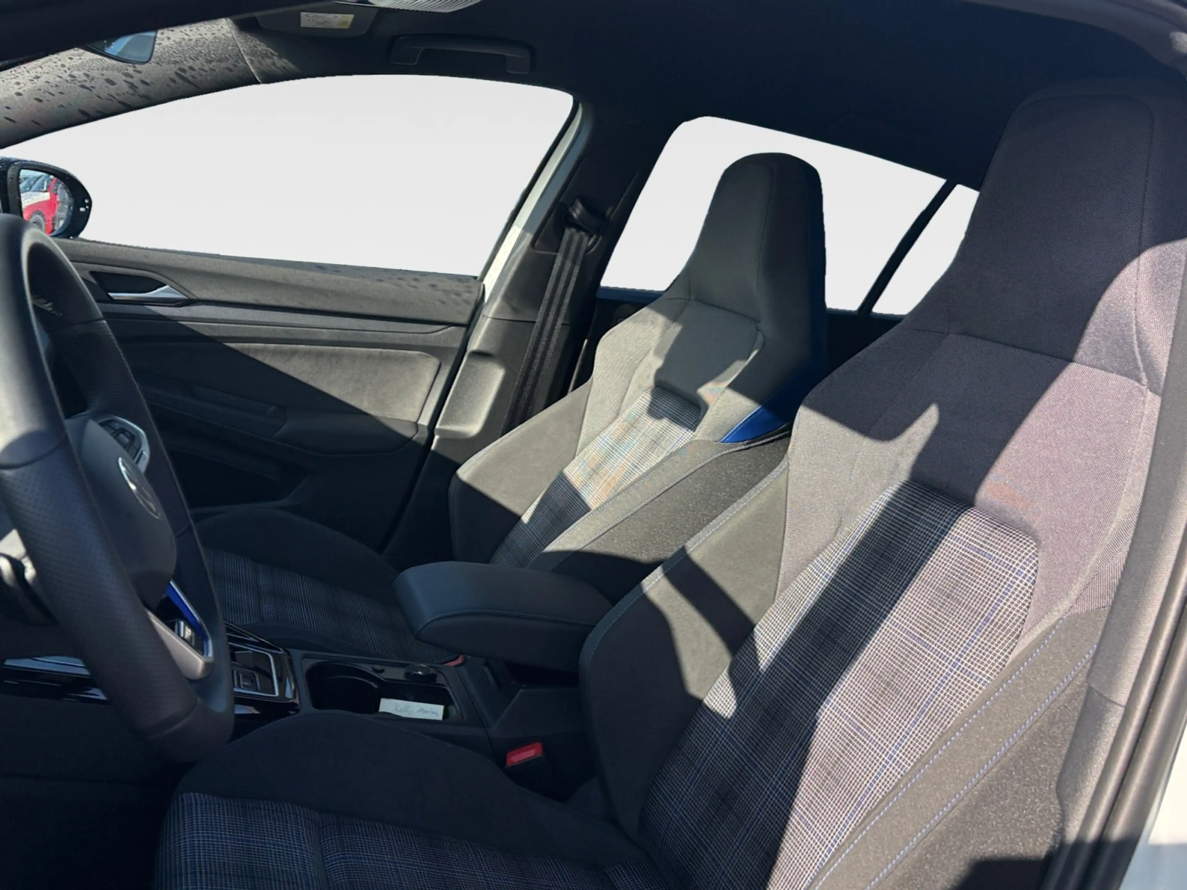 Volkswagen Golf GTE 1,5 e-Hybrid AHK LED Kamera ACC — photo 8