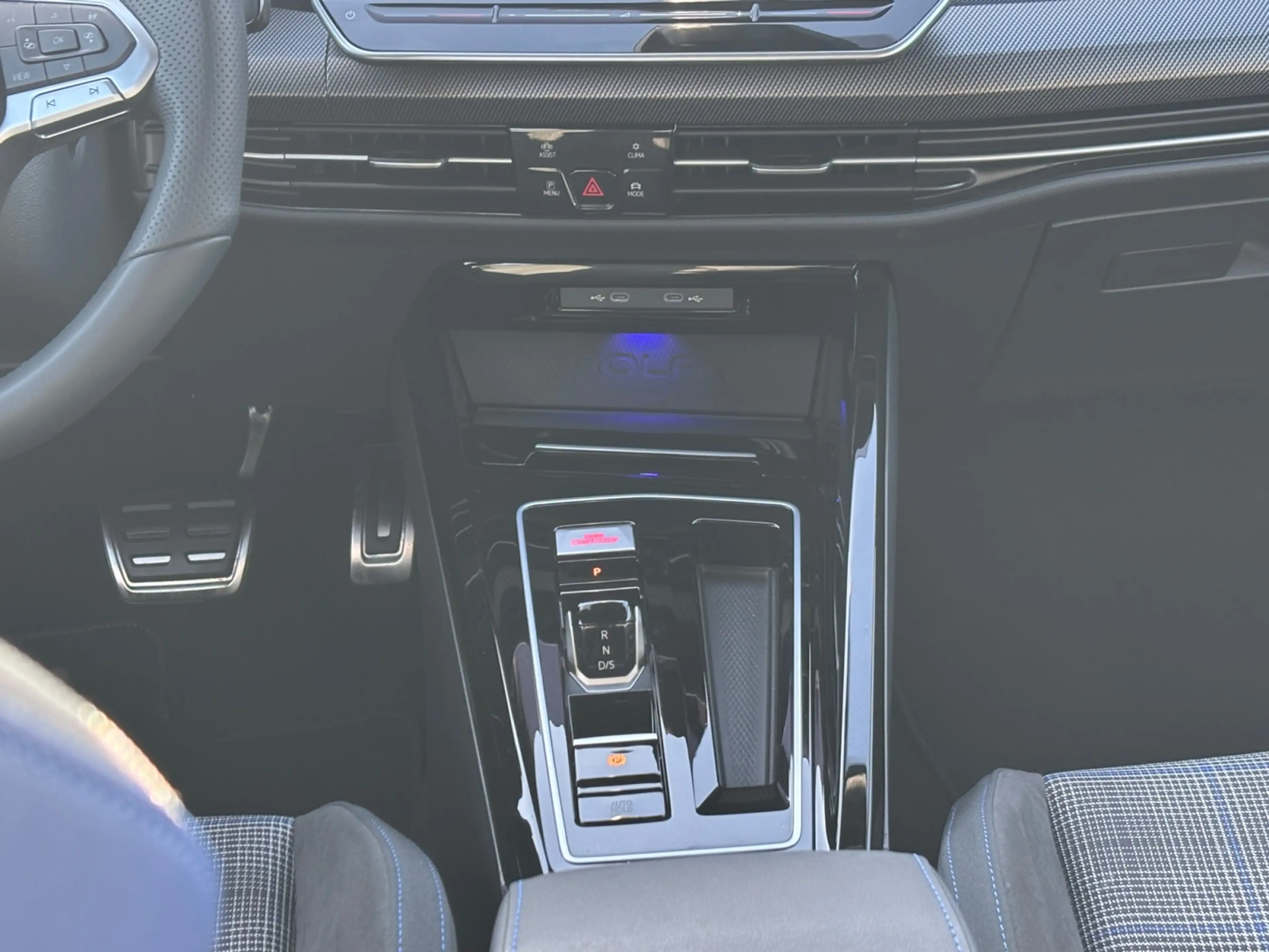 Volkswagen Golf GTE 1,5 e-Hybrid AHK LED Kamera ACC — photo 15