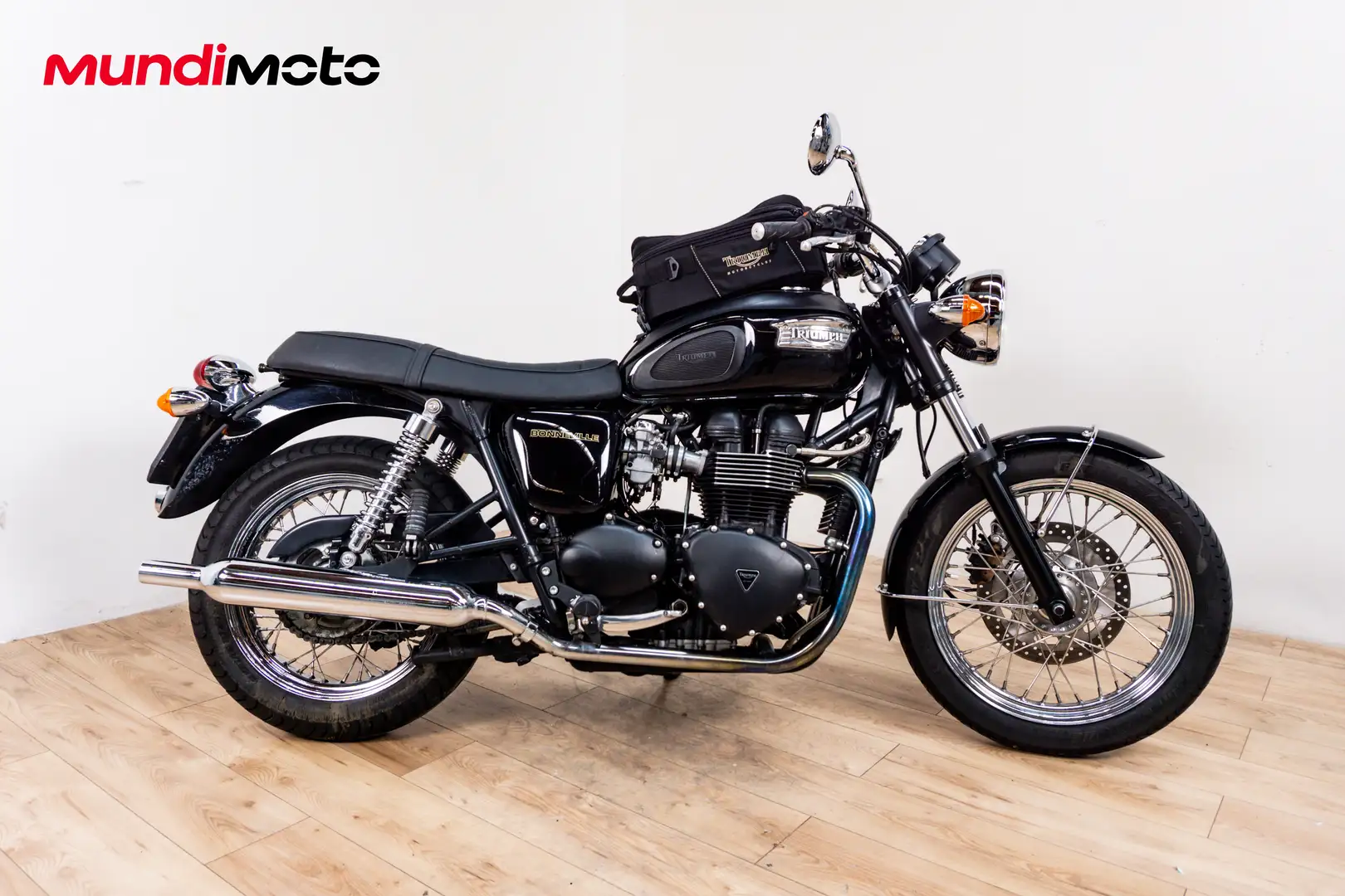 Triumph Bonneville T100 - 1