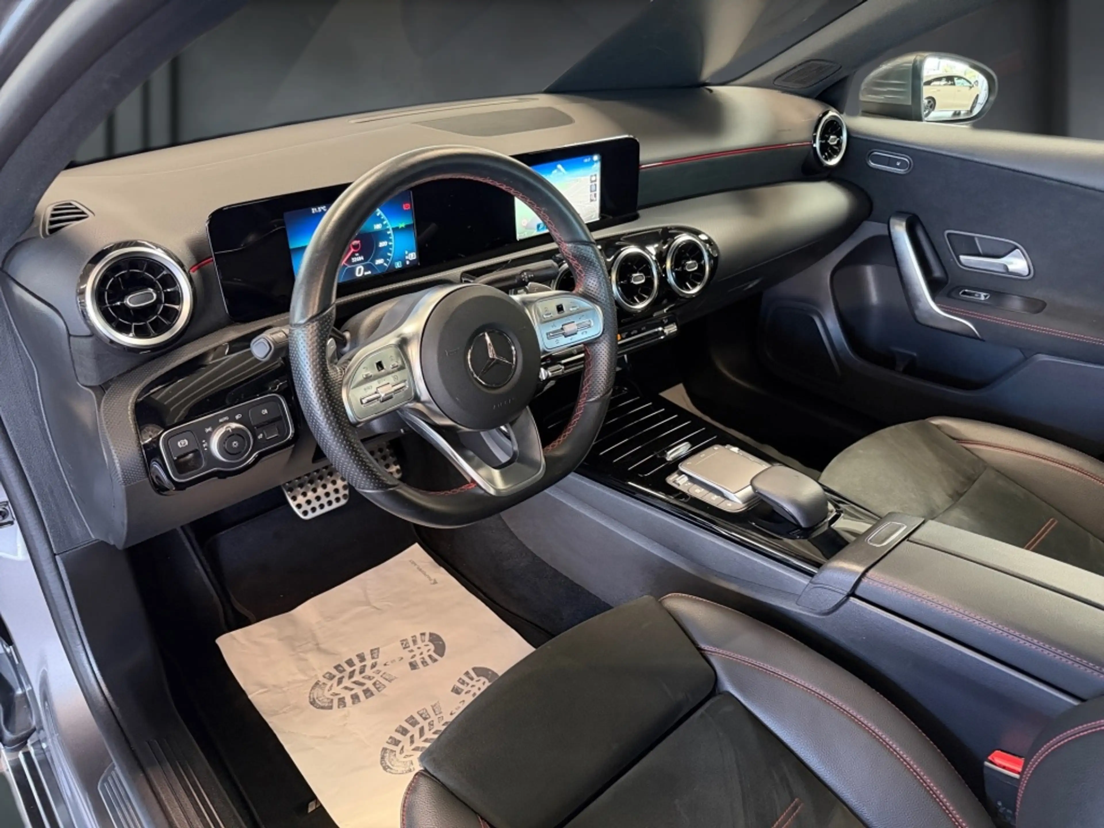 Mercedes-Benz A 180 AMG+MBUX+CarPlay+KAMERA+PANO+SDach+NAVI — photo 6