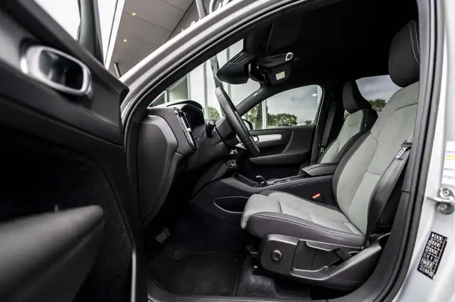 Volvo XC40 view 9