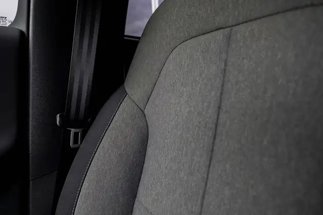 Volvo XC40 view 11