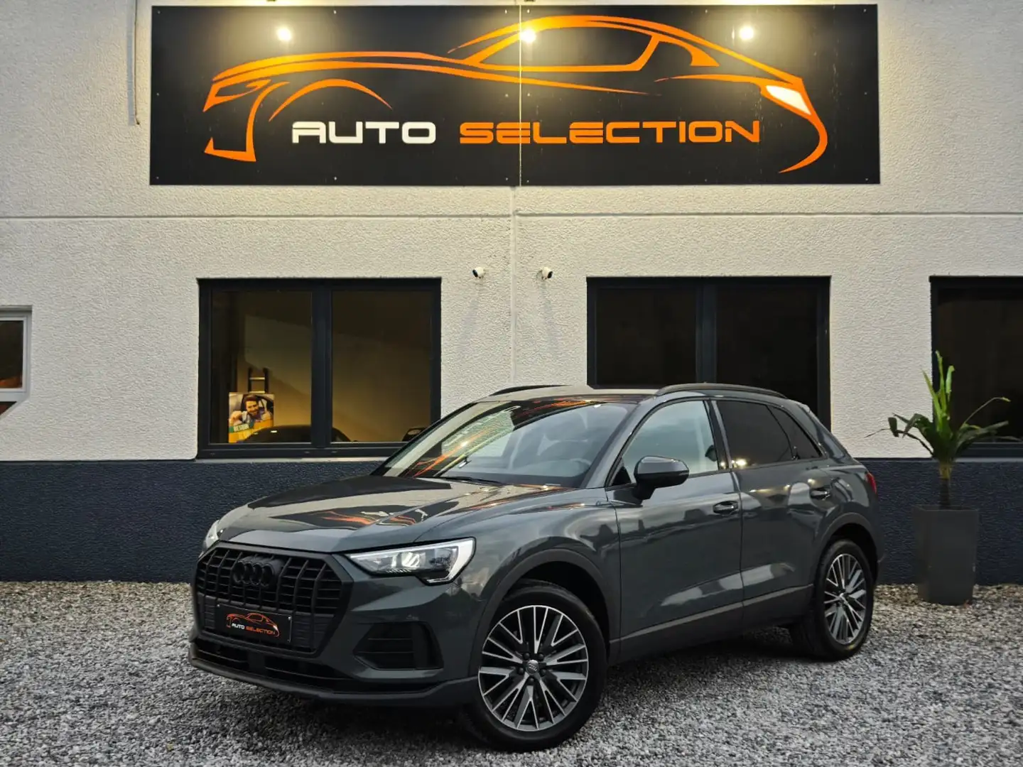 Audi Q3 35 TFSI S tronic - BLACK LINE | NAVI | COCKPIT Grijs - 1