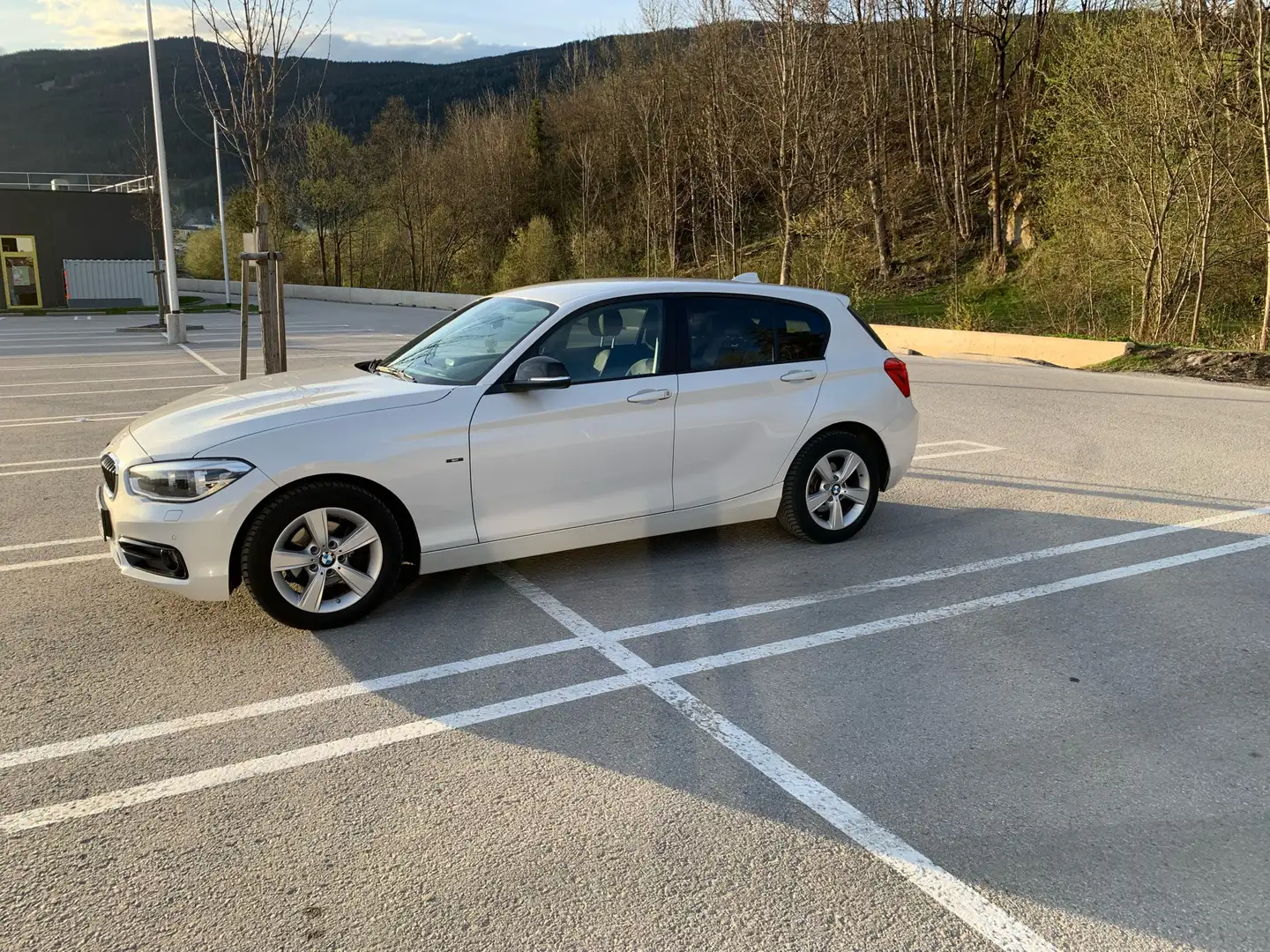 BMW 116 116d Sport Line Weiß - 1