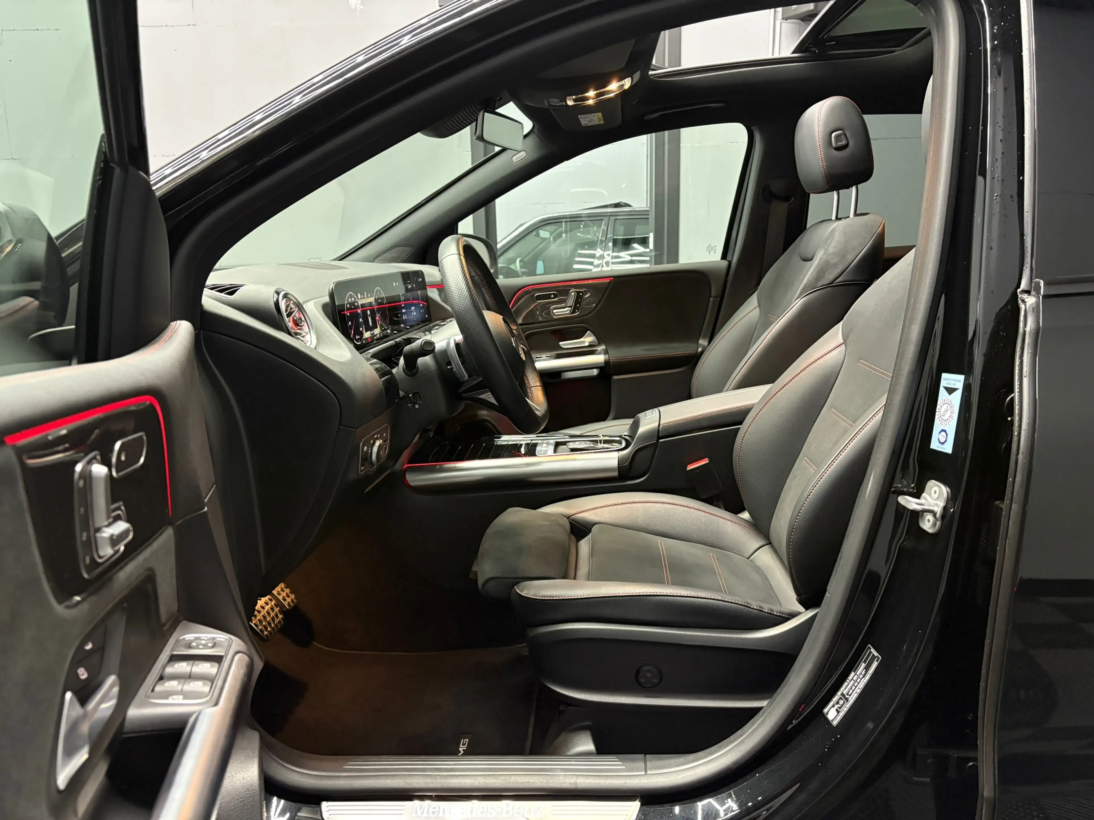 Mercedes-Benz B 200 AMG PANO — photo 5