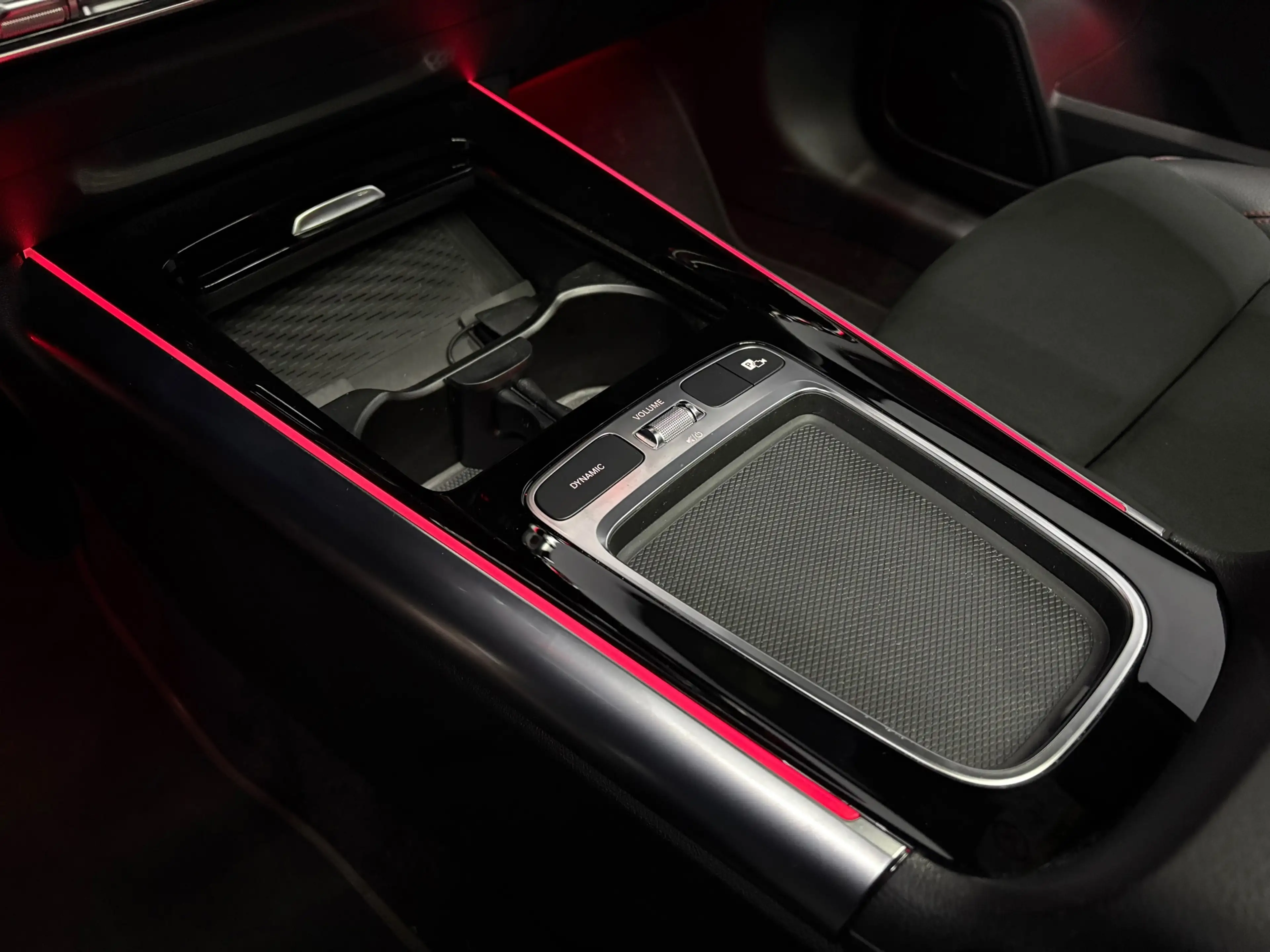 Mercedes-Benz B 200 AMG PANO — photo 14