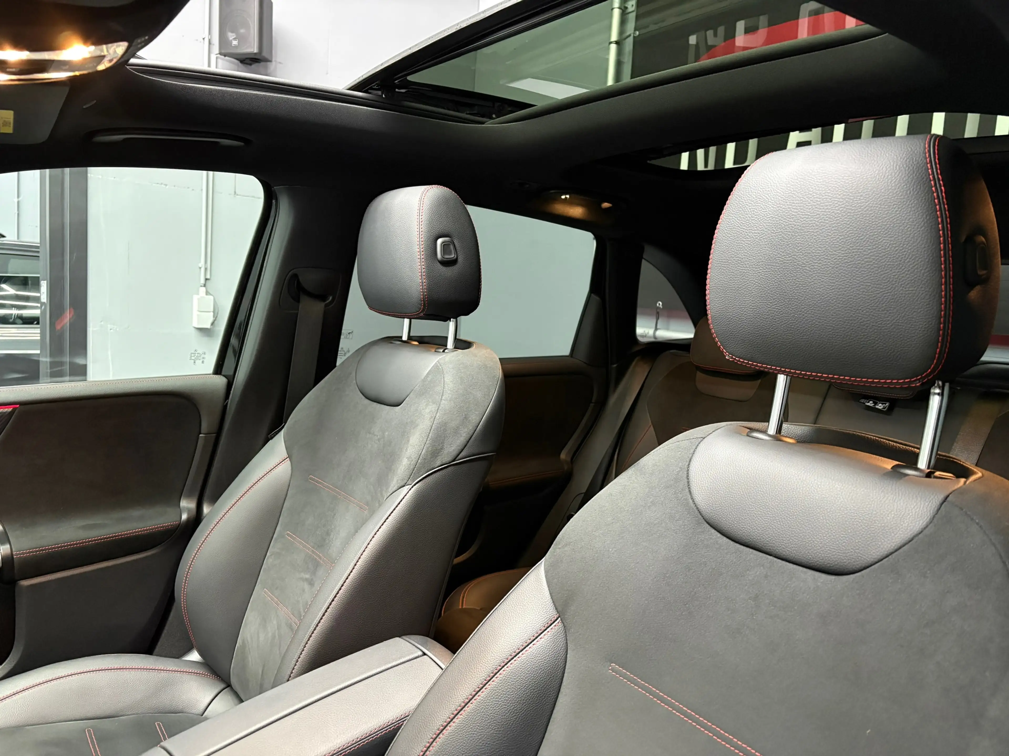 Mercedes-Benz B 200 AMG PANO — photo 7