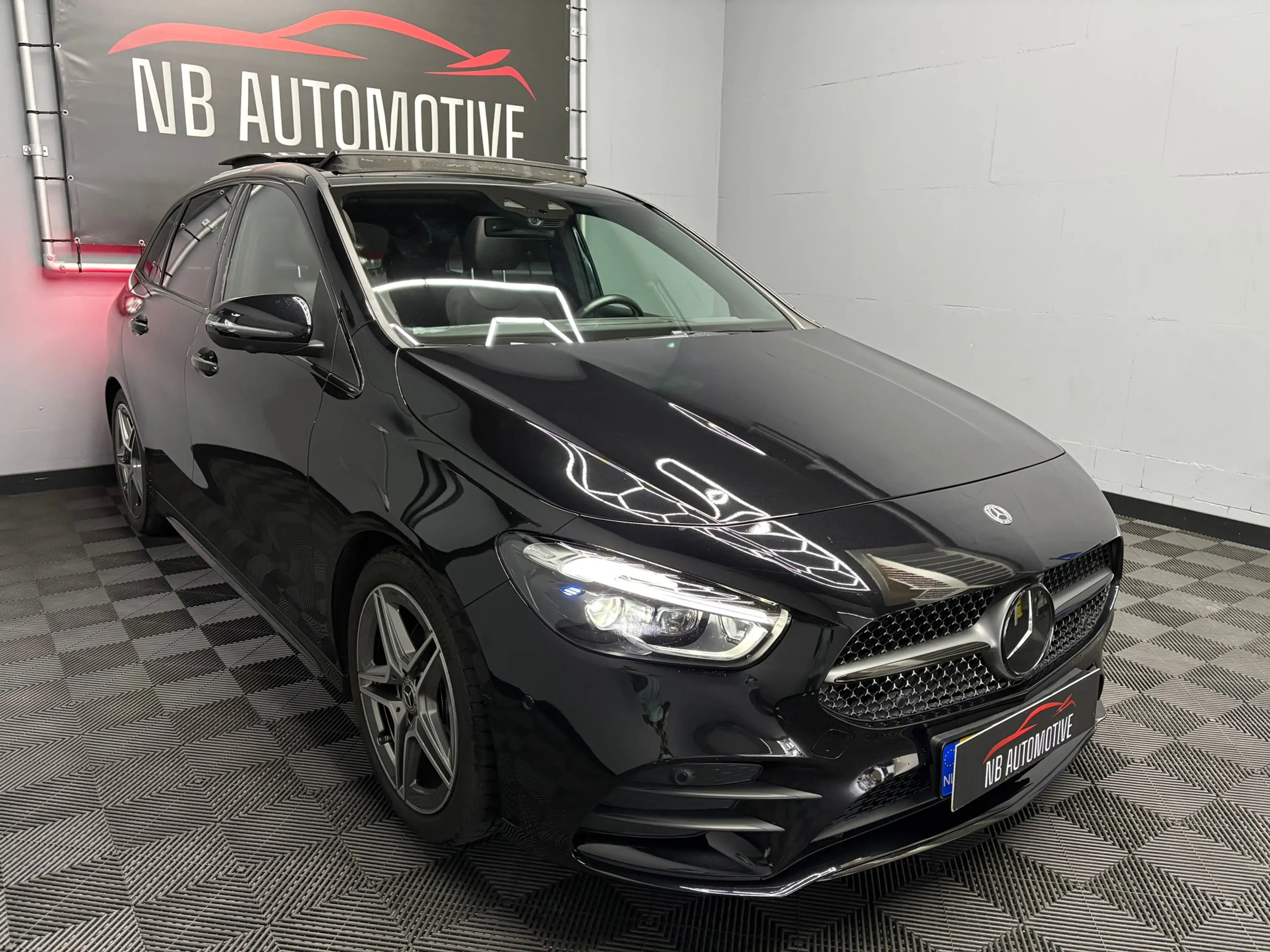 Mercedes-Benz B 200 AMG PANO — photo 3
