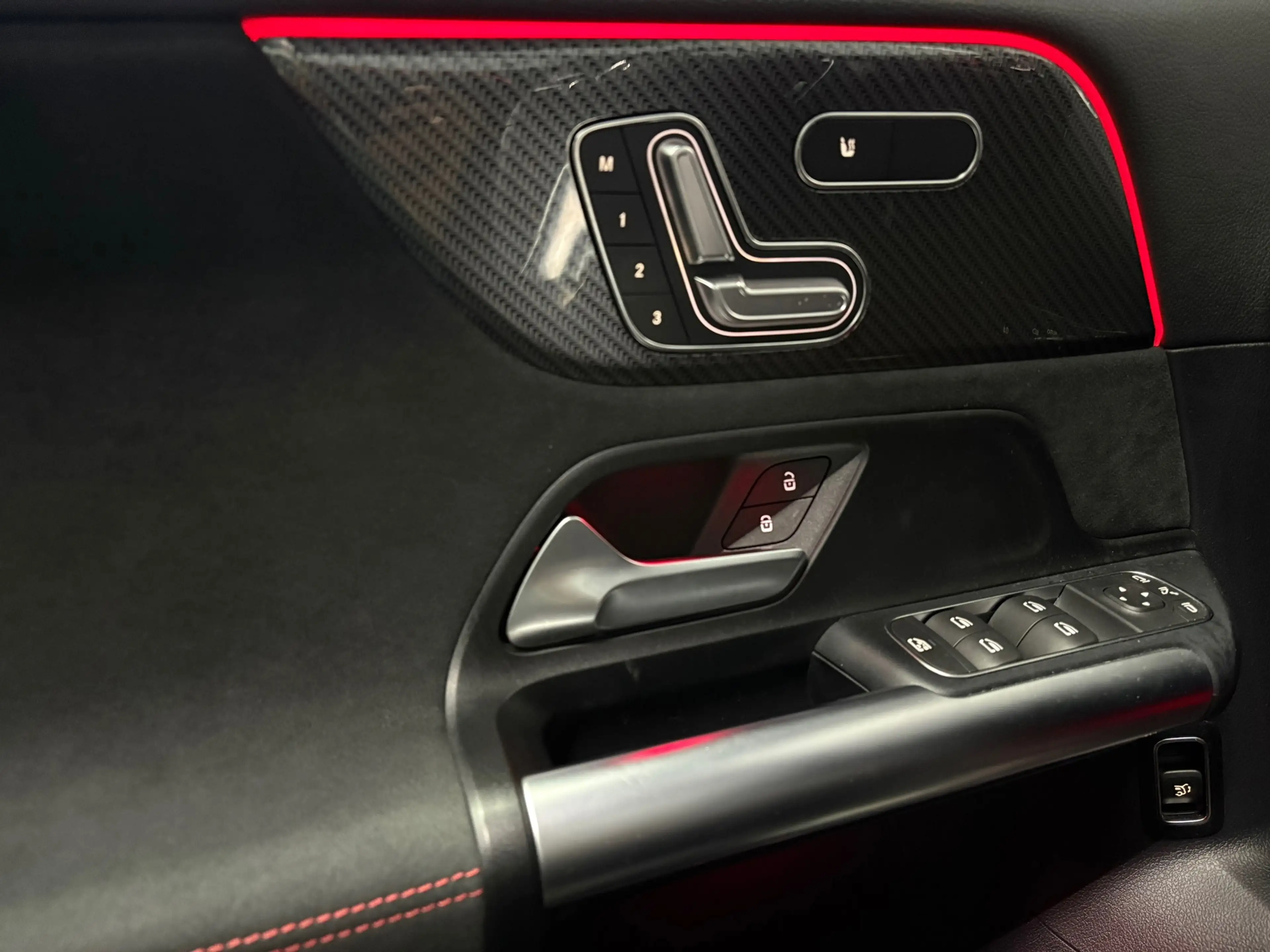 Mercedes-Benz B 200 AMG PANO — photo 8