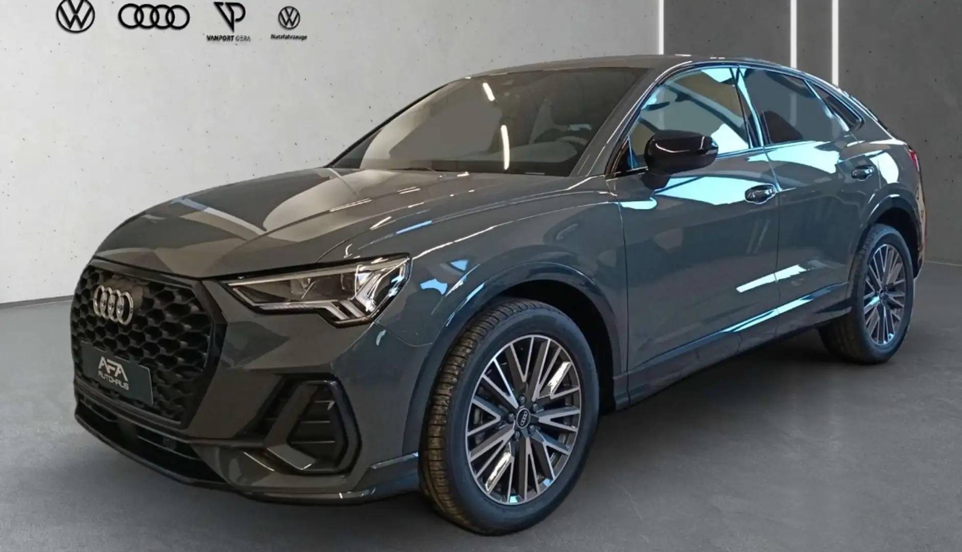 Audi Q3 Audi Q3 35 TDI S tronic S-LineINT*RFK*AHK*Navi Grigio - 2