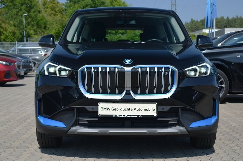 BMW iX1 xDrive30 LiveCptProf.AHK.Ad.LED.360°Kam.Keyl — photo 3