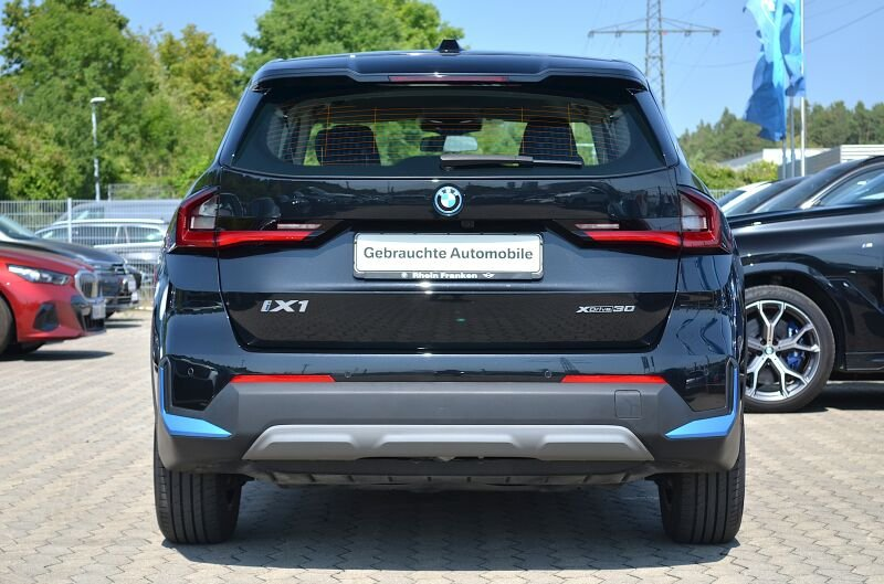 BMW iX1 xDrive30 LiveCptProf.AHK.Ad.LED.360°Kam.Keyl — photo 6