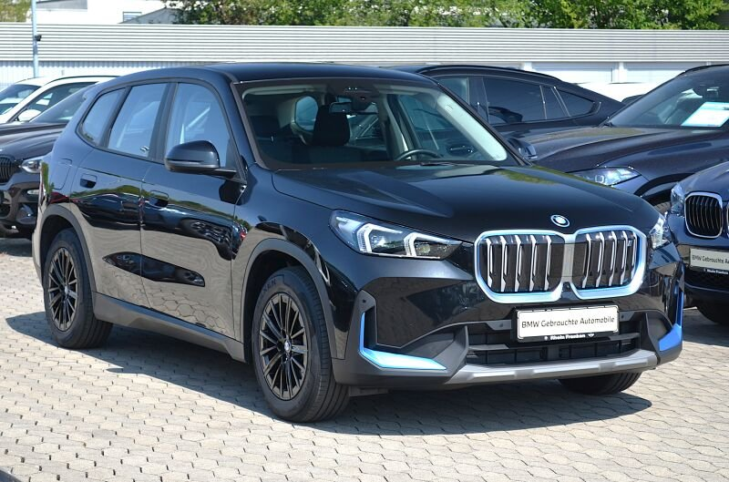 BMW iX1 xDrive30 LiveCptProf.AHK.Ad.LED.360°Kam.Keyl — photo 4