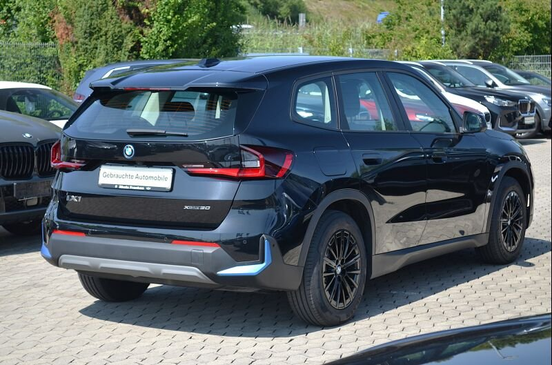 BMW iX1 xDrive30 LiveCptProf.AHK.Ad.LED.360°Kam.Keyl — photo 5