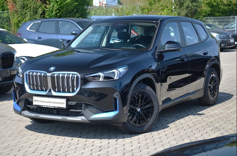 BMW iX1 xDrive30 LiveCptProf.AHK.Ad.LED.360°Kam.Keyl — photo 2