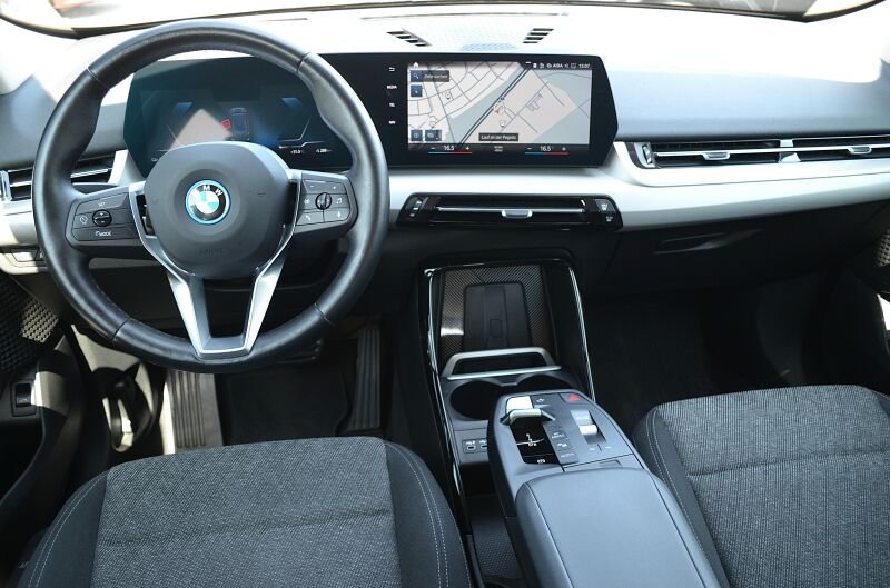 BMW iX1 xDrive30 LiveCptProf.AHK.Ad.LED.360°Kam.Keyl — photo 11