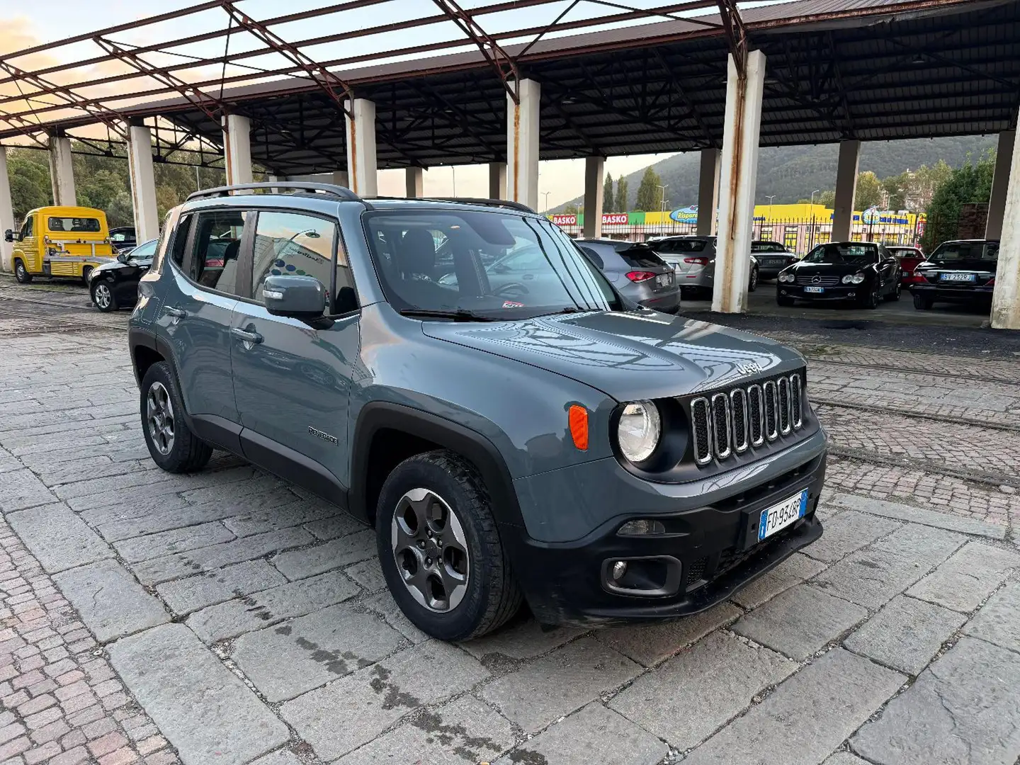 Jeep Renegade 1.6 Mjt 120 CV Longitude Grigio - 2