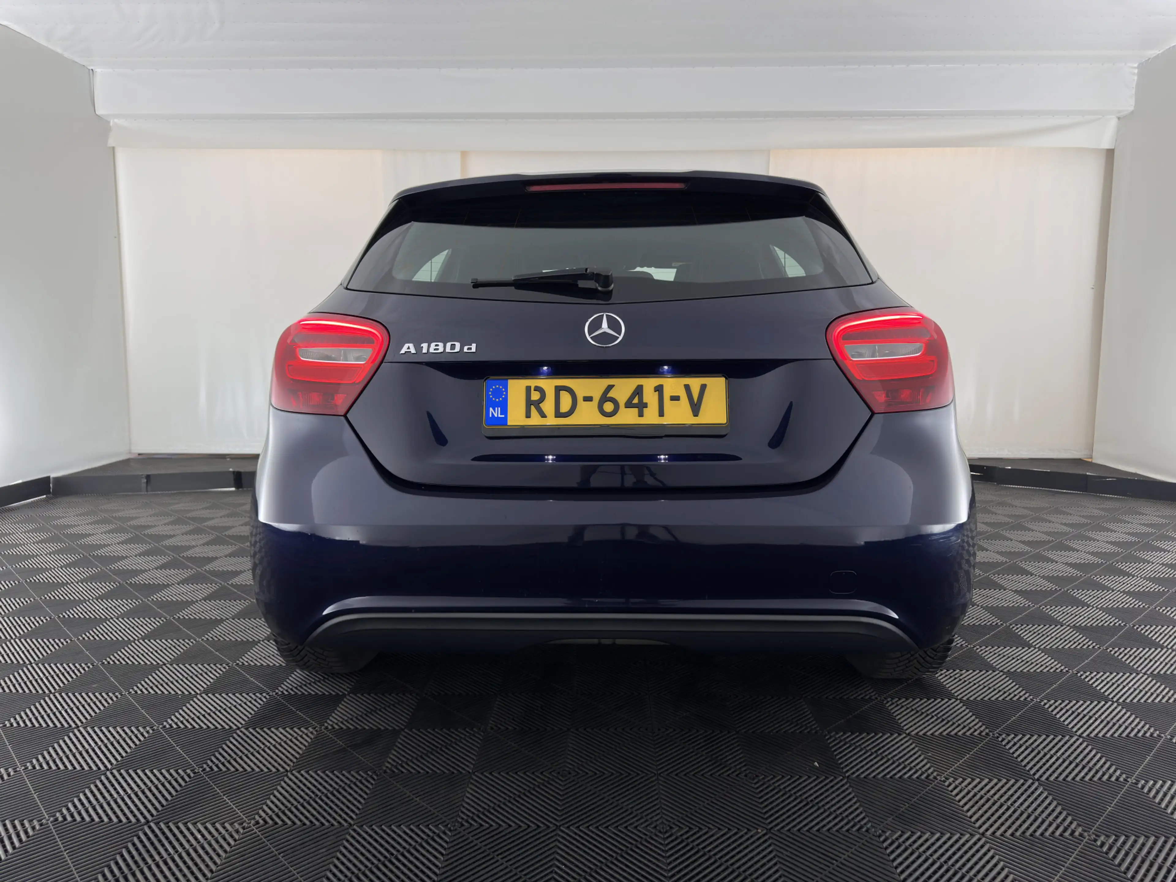 Mercedes-Benz A 180 d Business Solution Aut. *LEATHER-FABRIC | NAVI-FU — photo 5