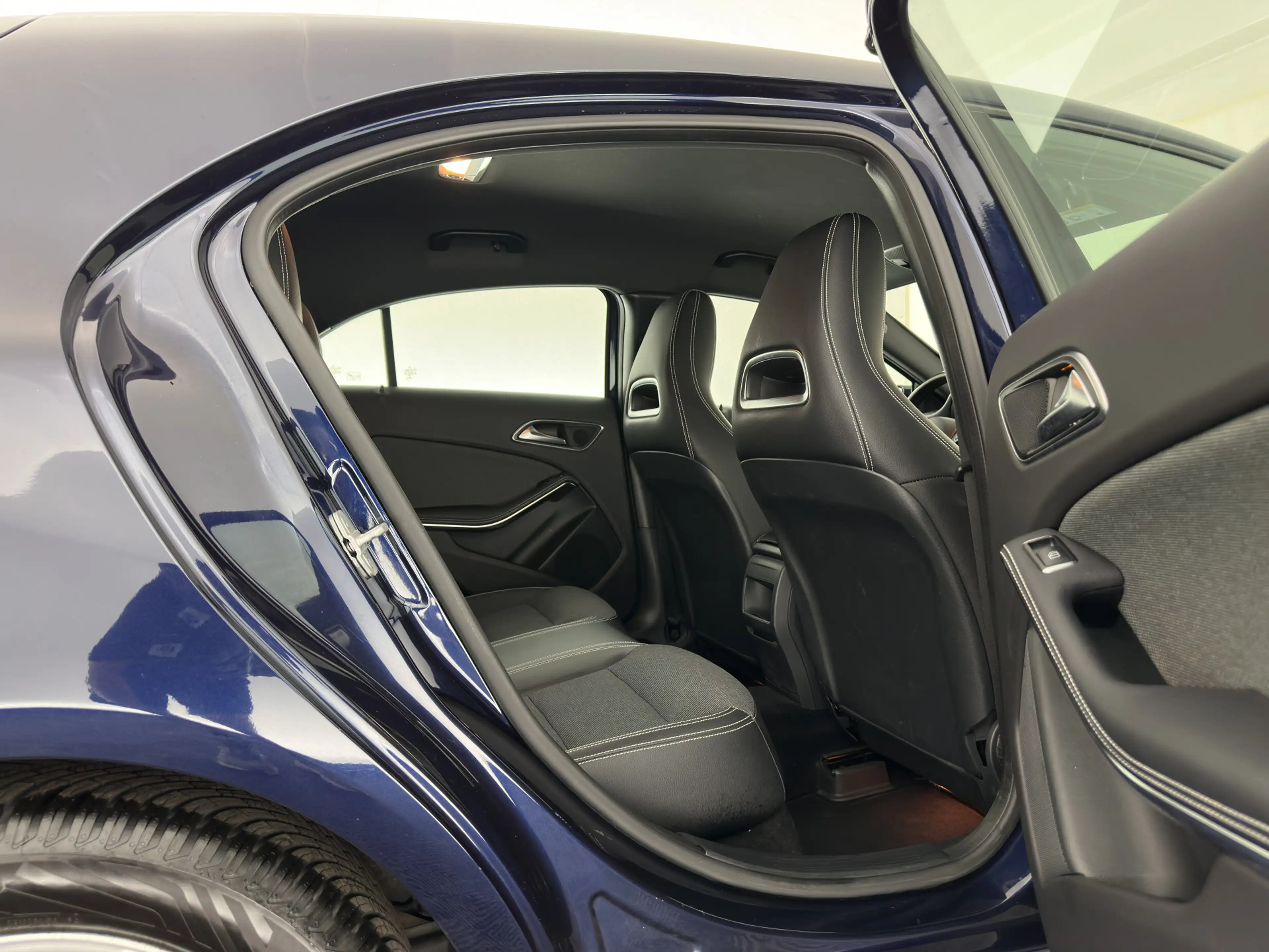 Mercedes-Benz A 180 d Business Solution Aut. *LEATHER-FABRIC | NAVI-FU — photo 11
