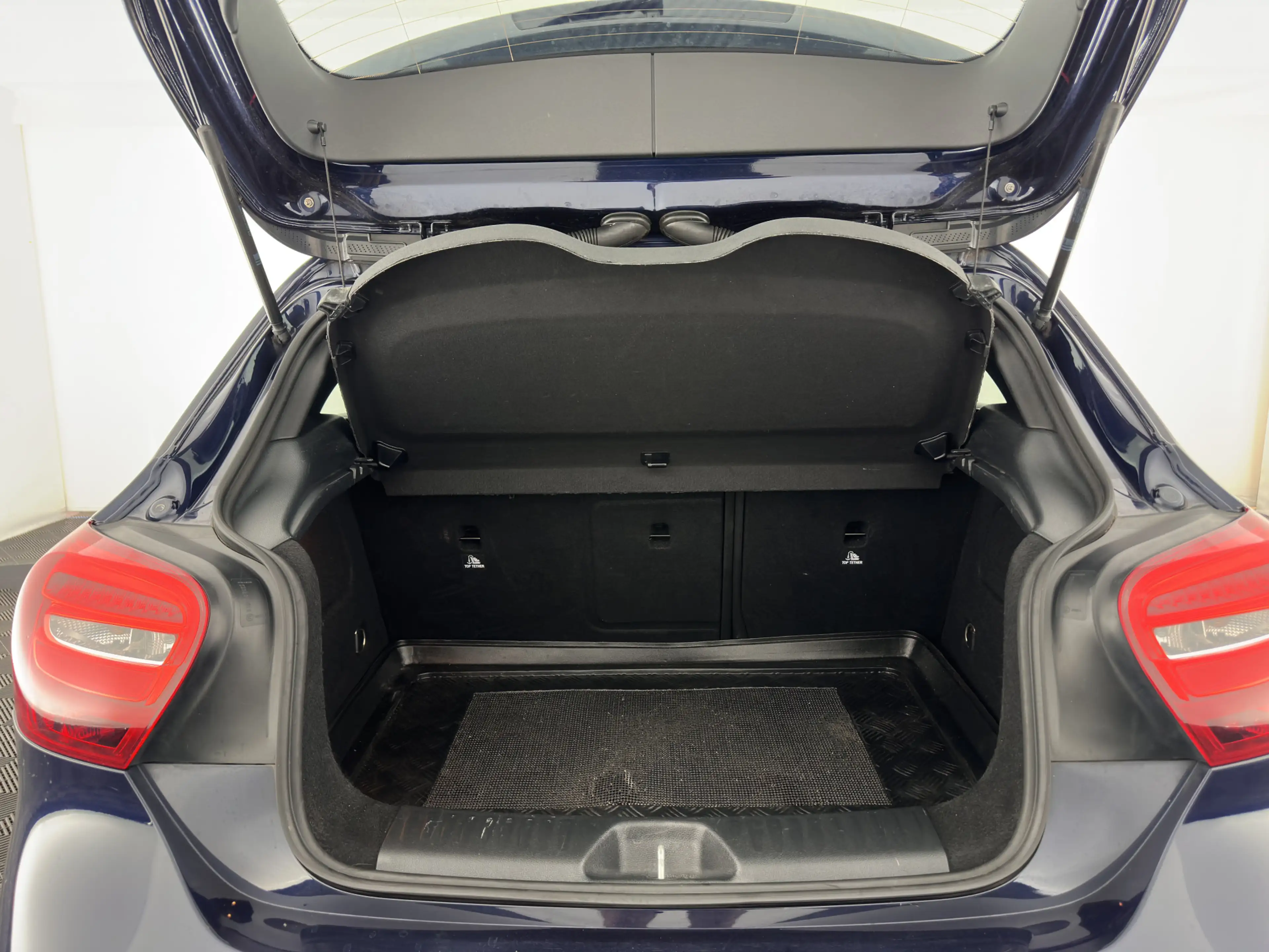 Mercedes-Benz A 180 d Business Solution Aut. *LEATHER-FABRIC | NAVI-FU — photo 10