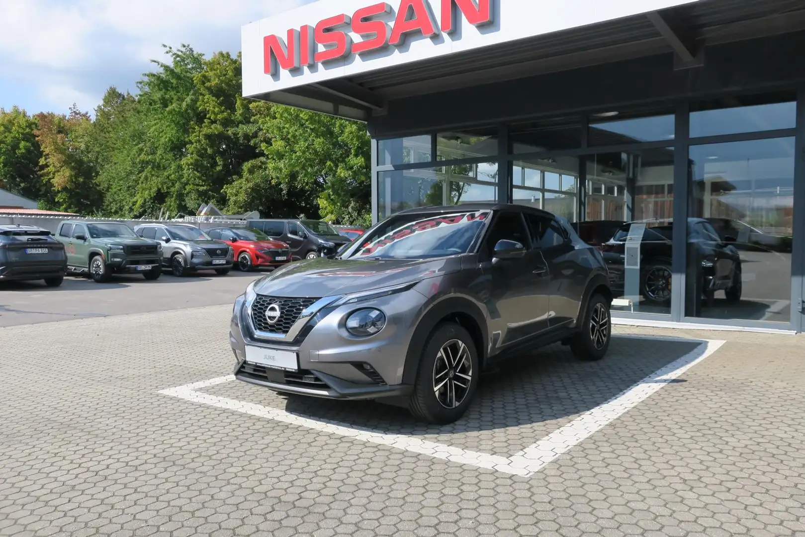 Nissan Juke 1.0 DIG-T N-CONNECTA PDC SHZ NAVI RFK BHF Grau - 1