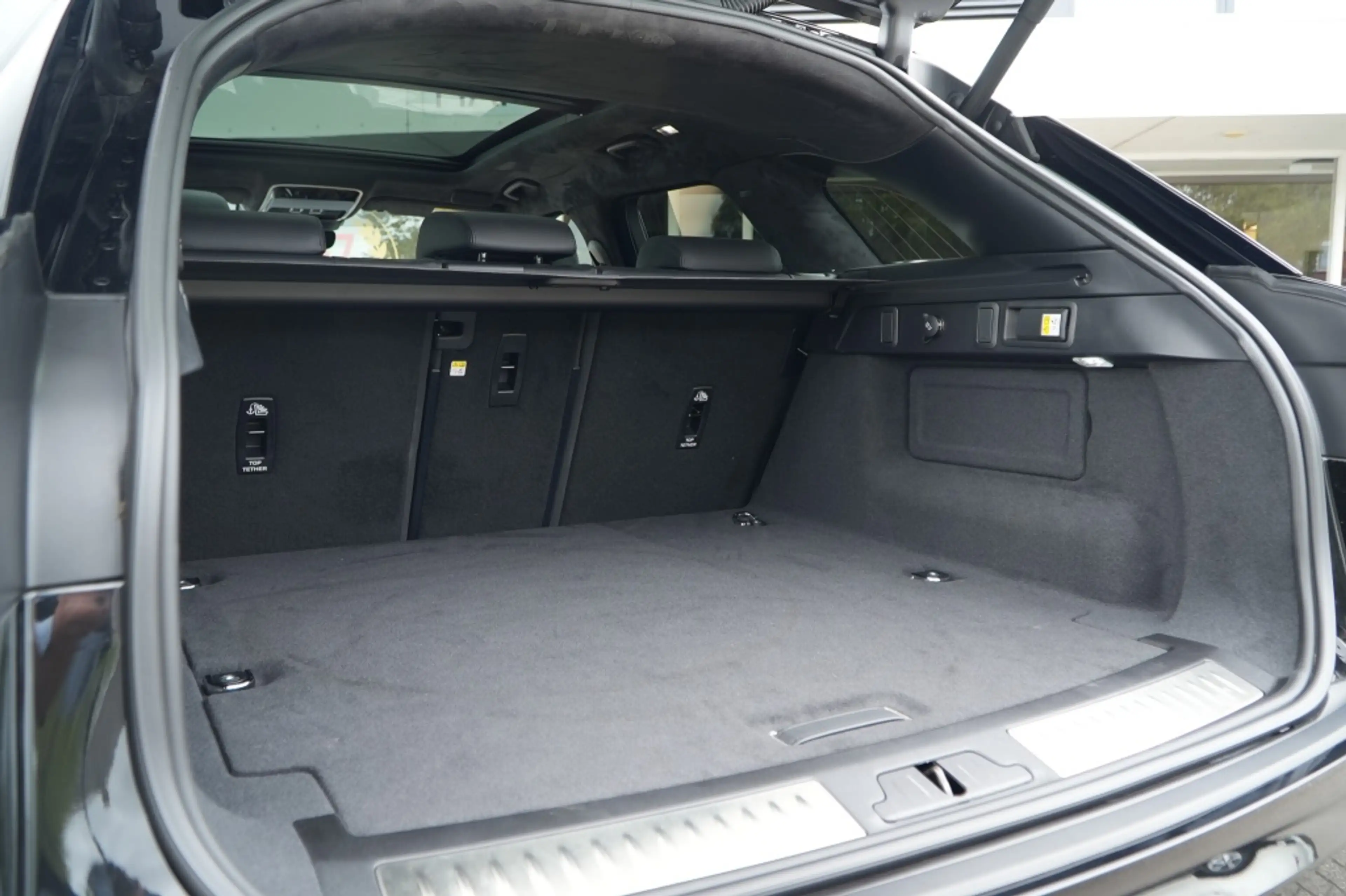 Land Rover Range Rover Velar 2.0 P400e AWD Autobiography I Pano I ACC I HUD I 2 — photo 25