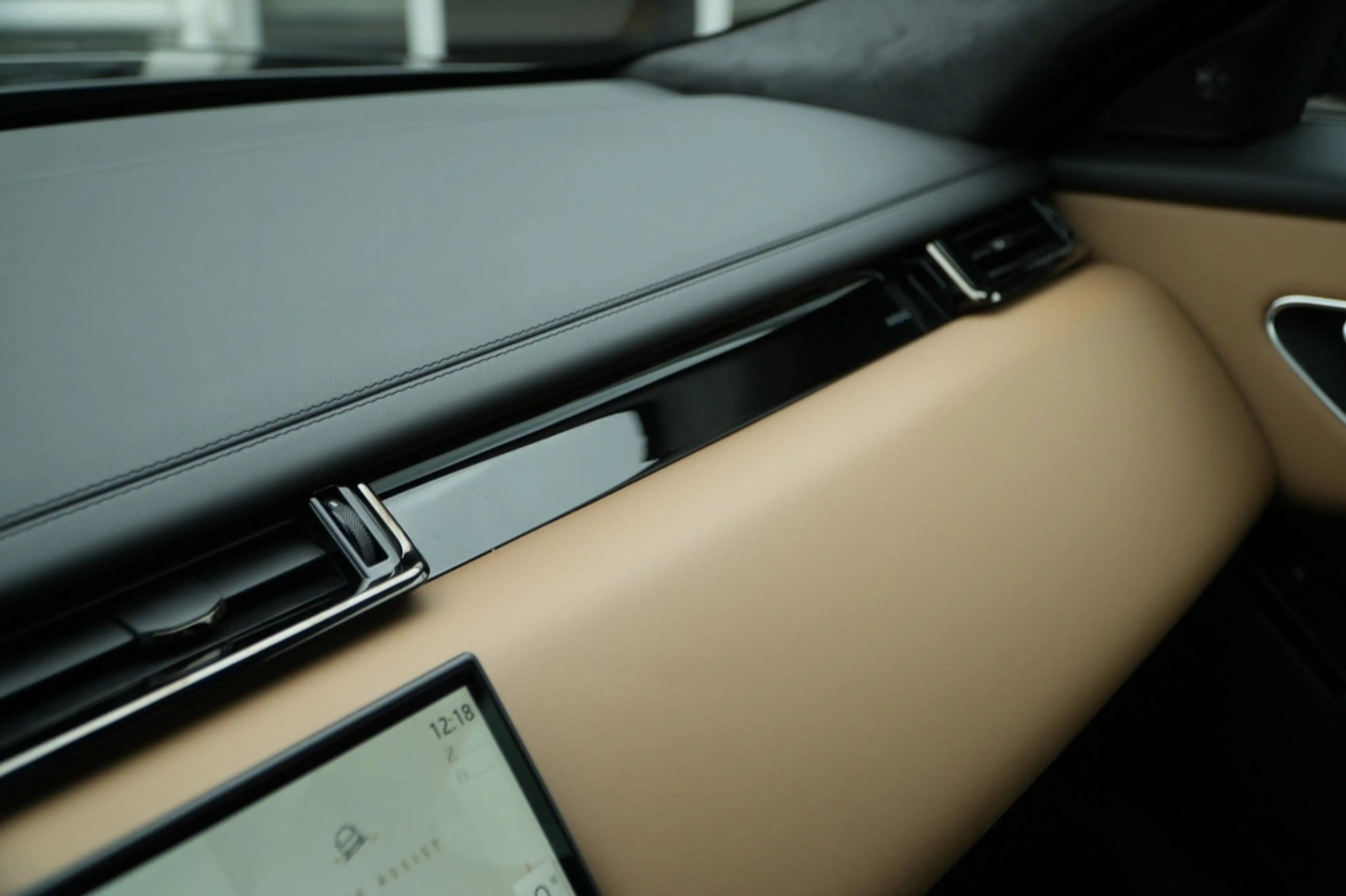 Land Rover Range Rover Velar 2.0 P400e AWD Autobiography I Pano I ACC I HUD I 2 — photo 22