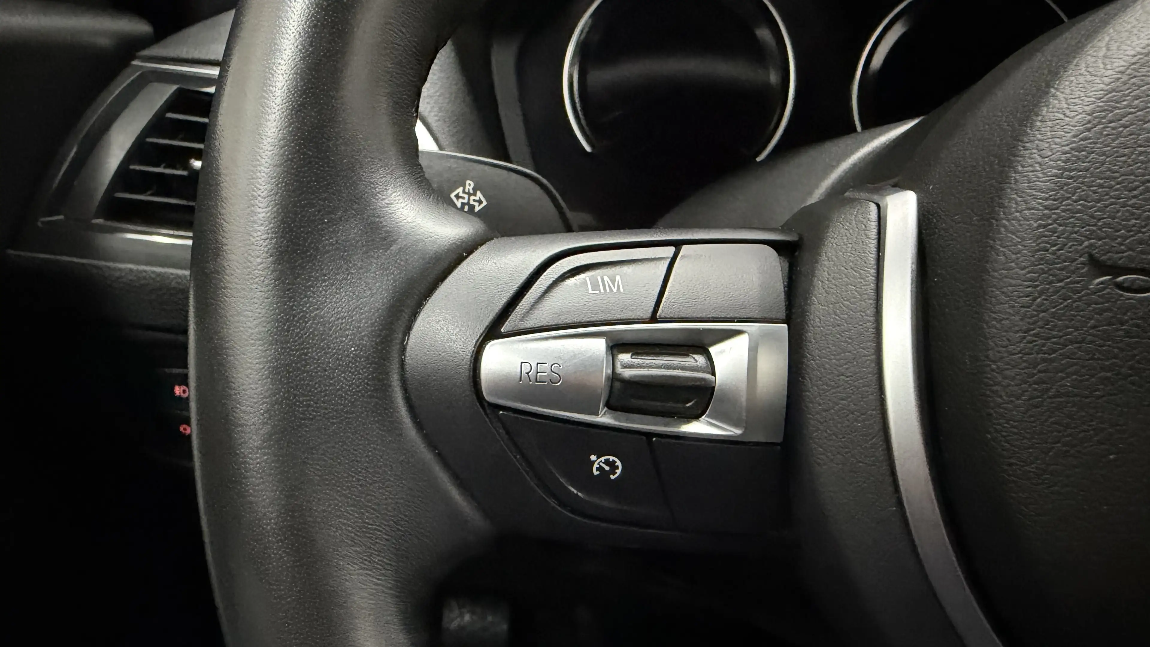 BMW 120 120 d Edition M Sport LED*NAVI*SHZ*TEMP*PDC*SPORT-S — photo 13