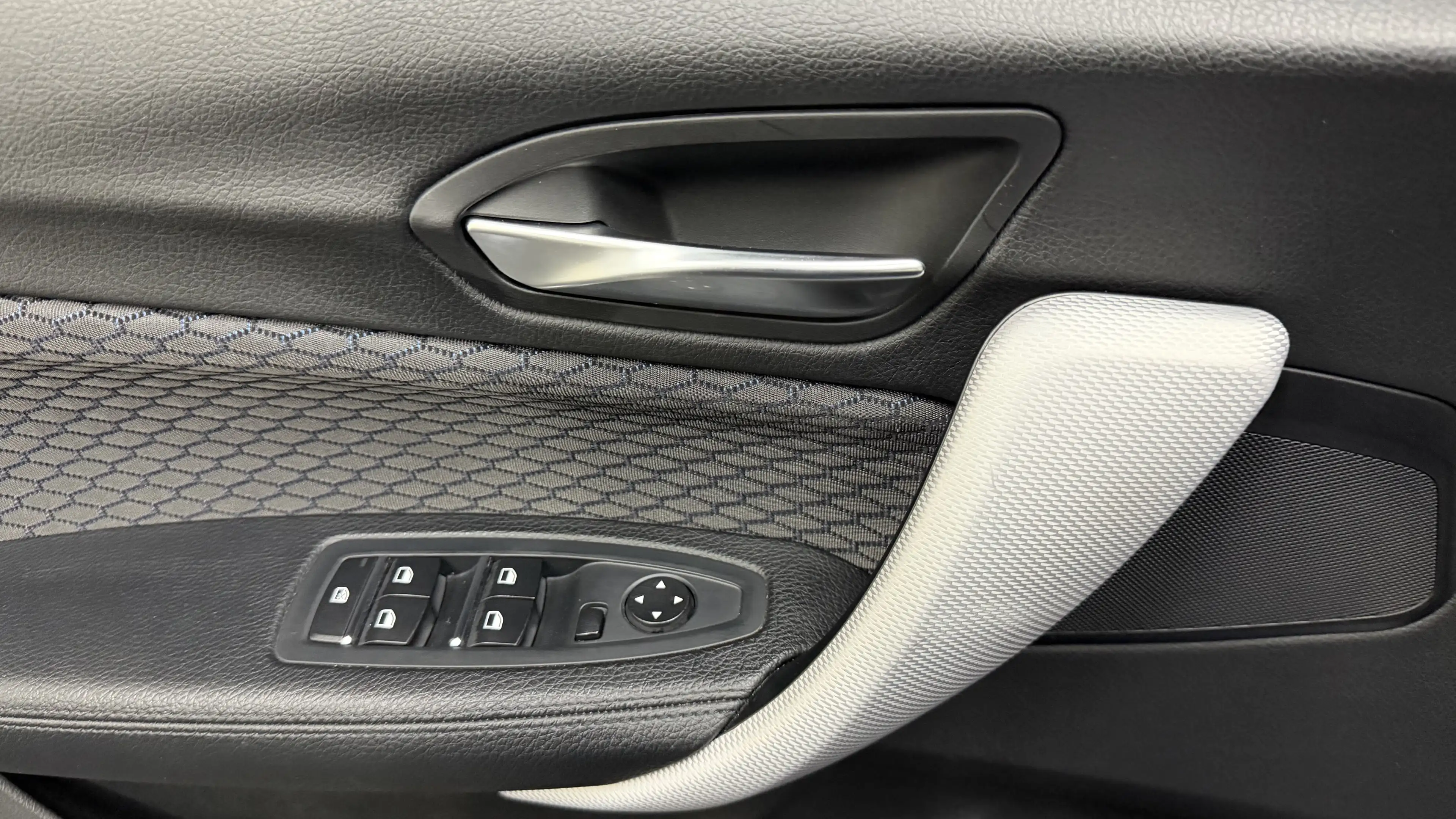 BMW 120 120 d Edition M Sport LED*NAVI*SHZ*TEMP*PDC*SPORT-S — photo 8