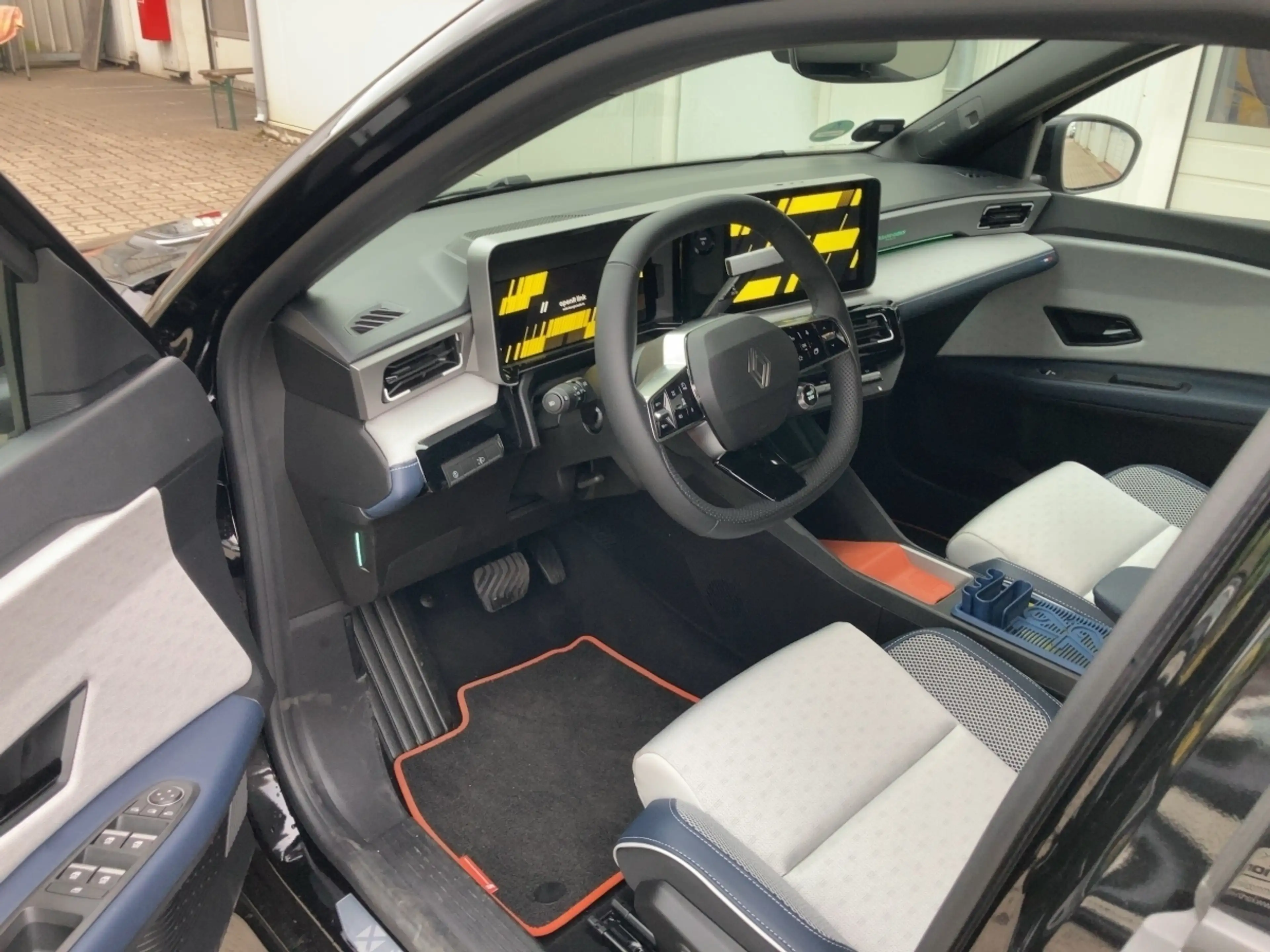 Renault R 5 E-Tech 100% electric 150 Roland Garros — photo 8