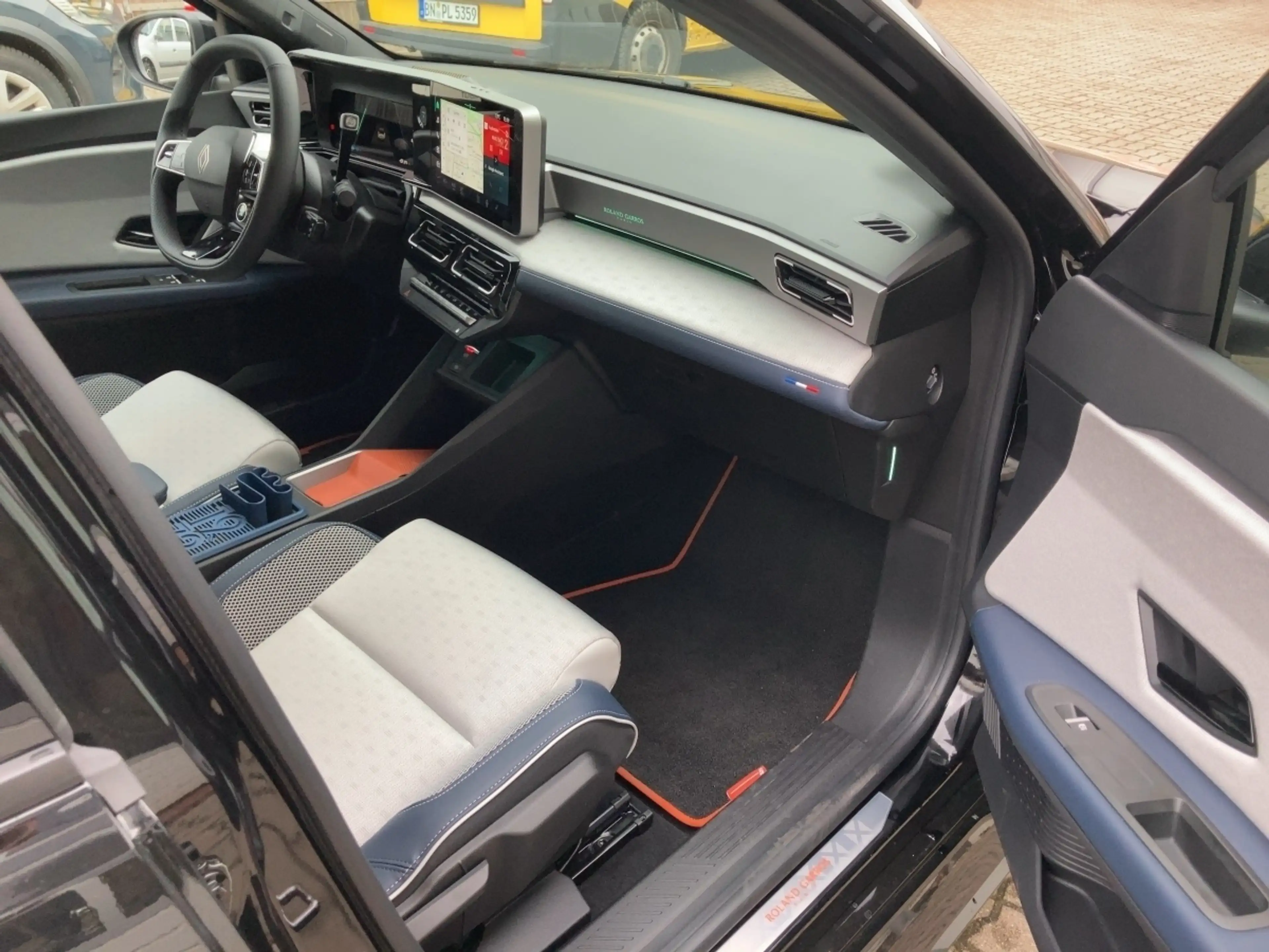 Renault R 5 E-Tech 100% electric 150 Roland Garros — photo 11