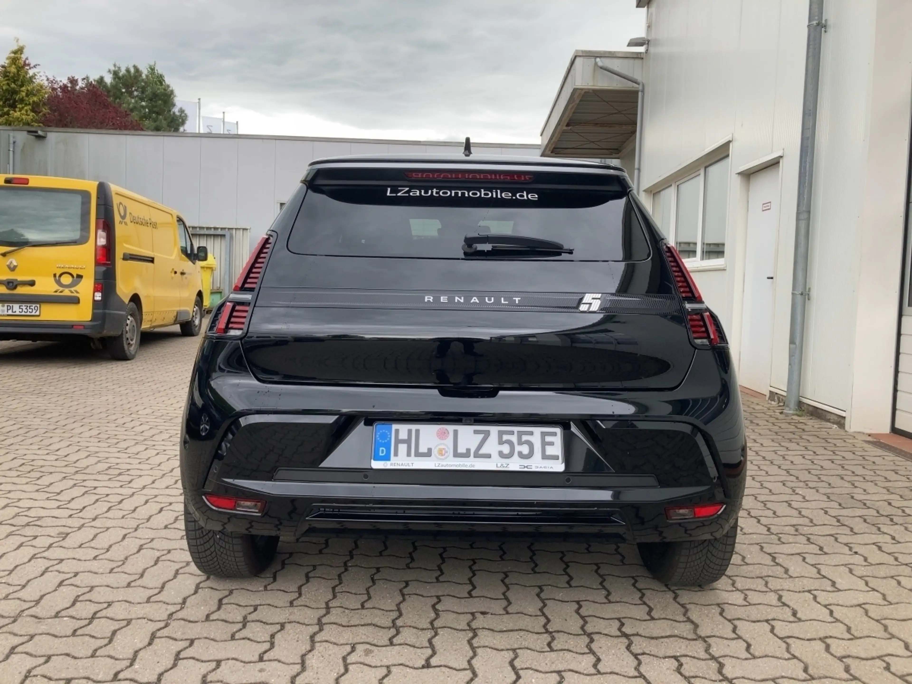 Renault R 5 E-Tech 100% electric 150 Roland Garros — photo 3