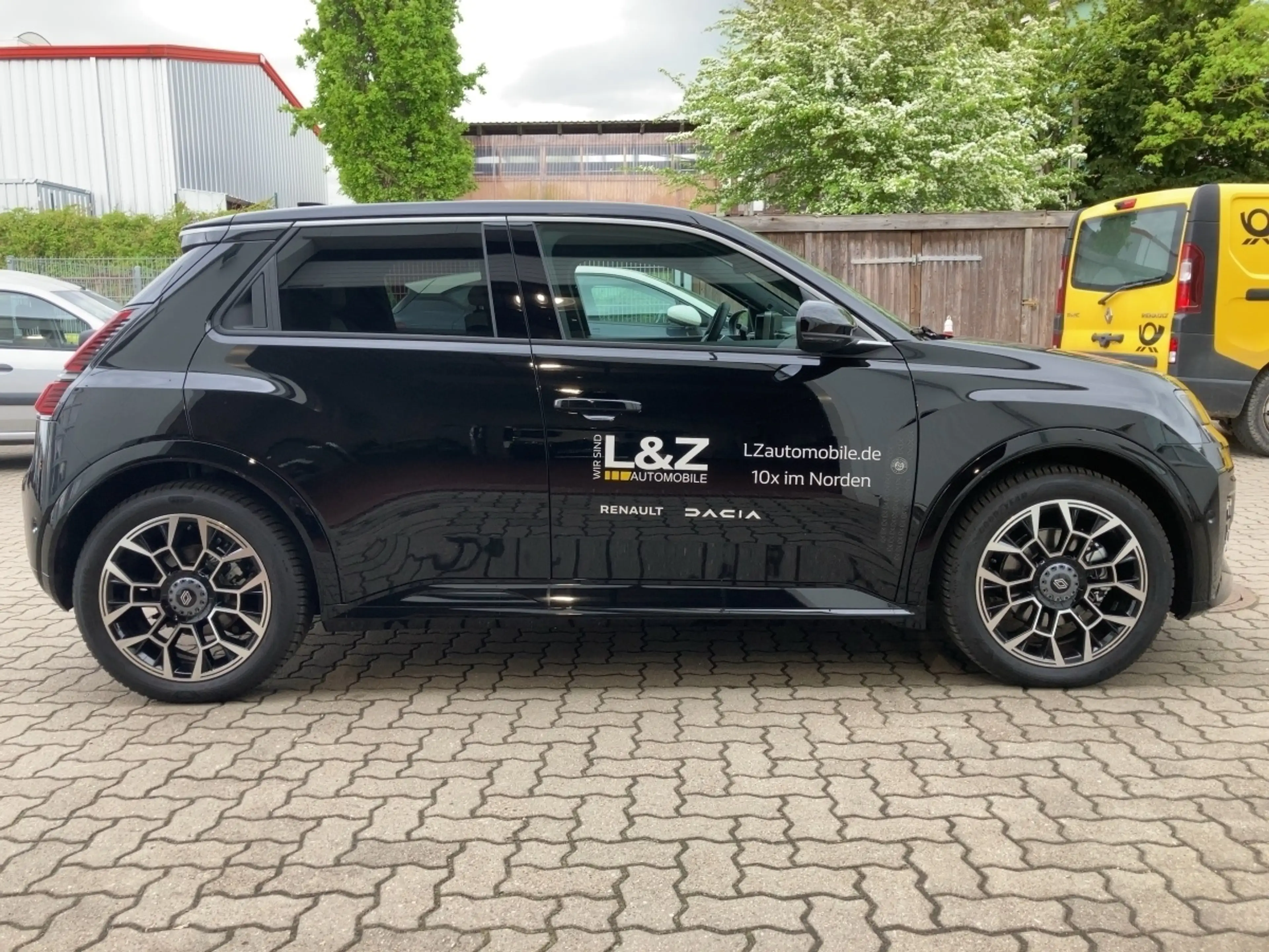 Renault R 5 E-Tech 100% electric 150 Roland Garros — photo 5