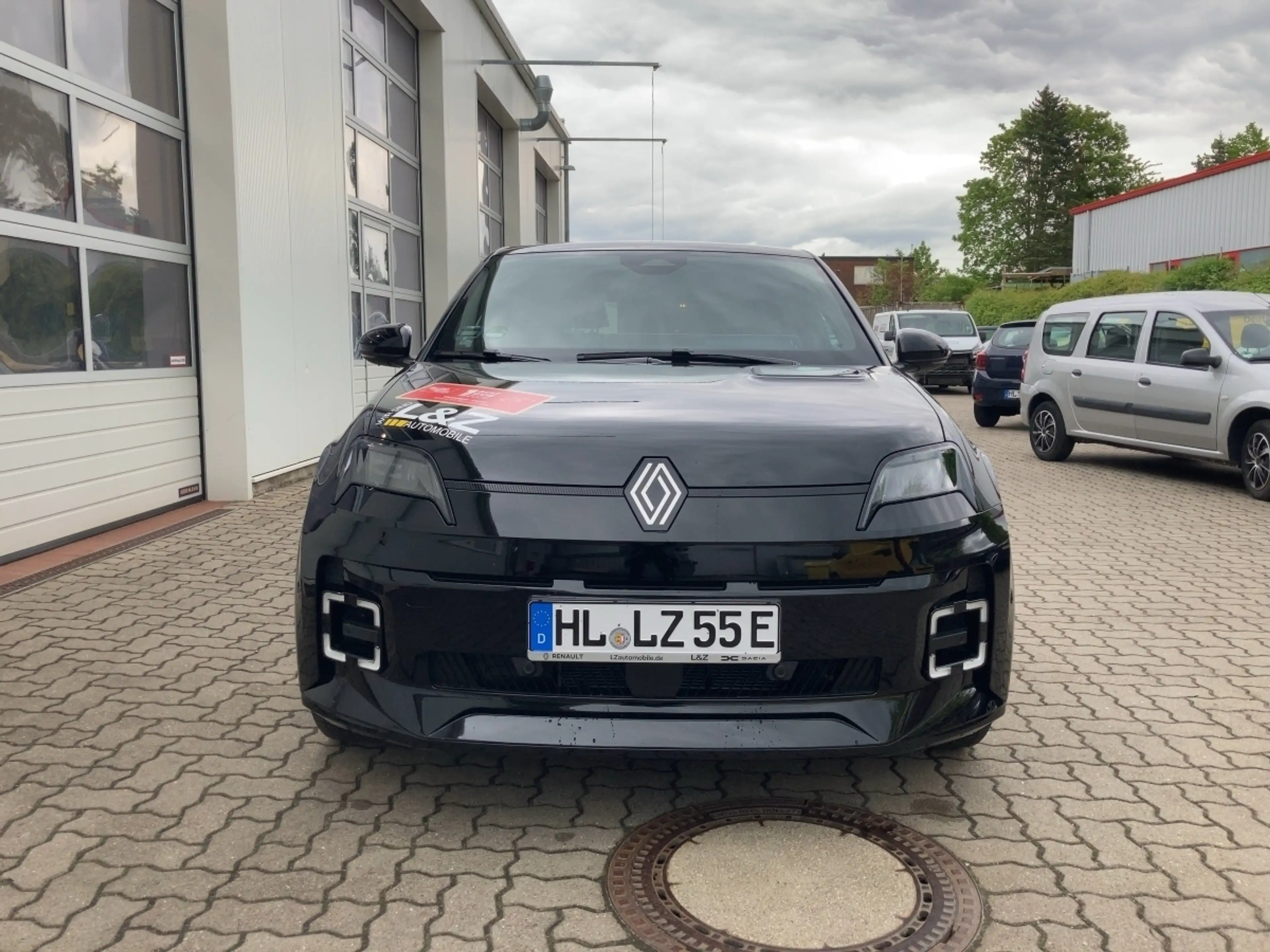 Renault R 5 E-Tech 100% electric 150 Roland Garros — photo 6