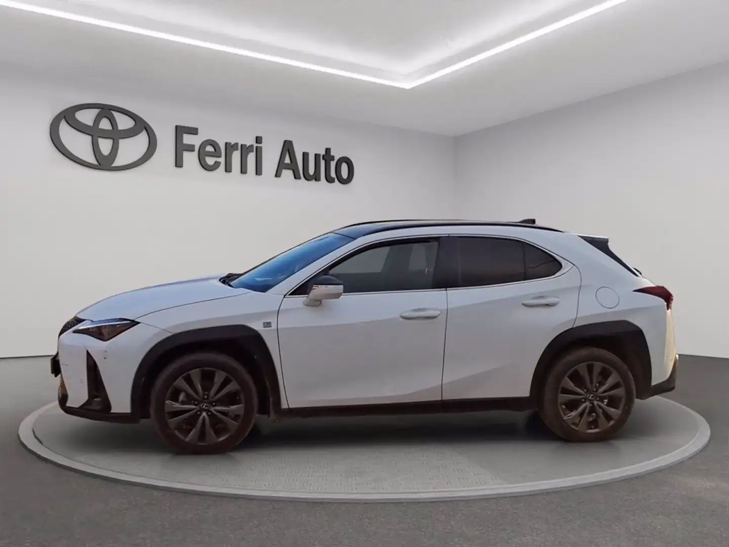 Lexus UX 250h 2.0 design 2wd cvt Schwarz - 2