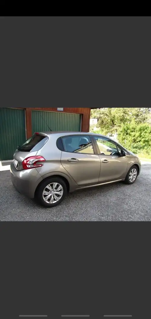 Peugeot 208 Active 1,4 HDI 68 5T Grau - 1