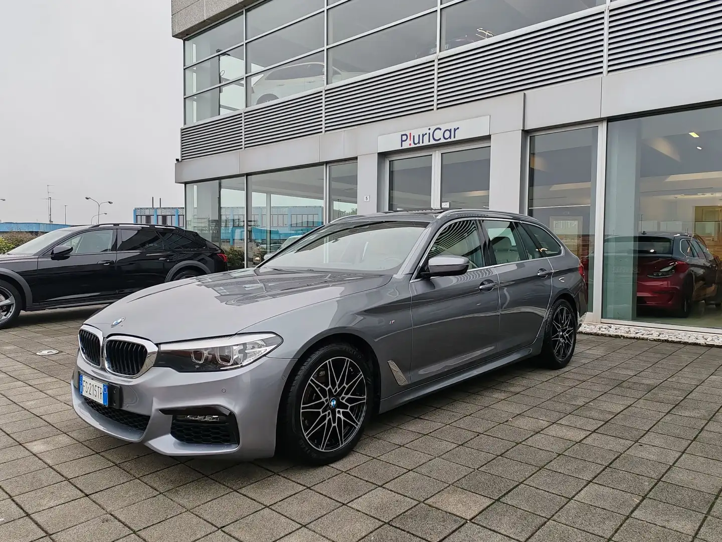 BMW 530 d Msport xDrive 249cv Touring Tetto Pelle FariLED Grijs - 1
