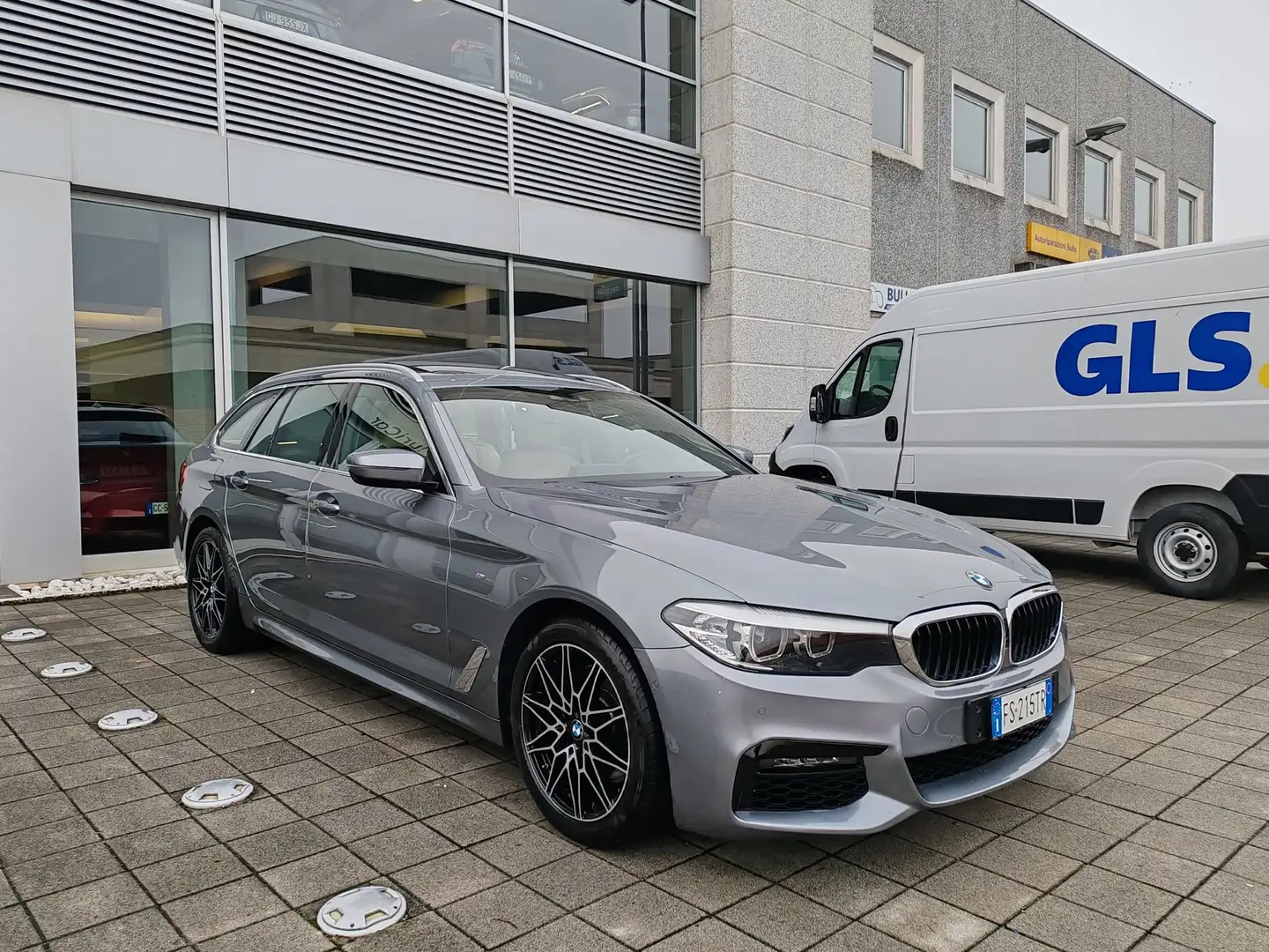 BMW 530 d Msport xDrive 249cv Touring Tetto Pelle FariLED Grijs - 2