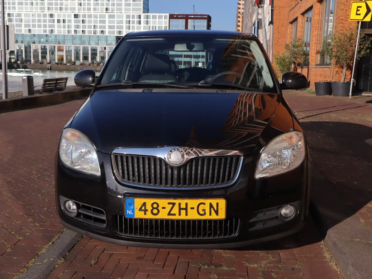 Skoda Fabia Fabia 1.2-12V Ambiente Zwart - 2