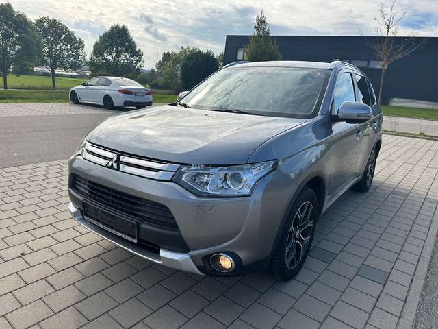 Imagine Mitsubishi Outlander ClearTec Intense 4WD*KLIMA*7SITZER*KAM