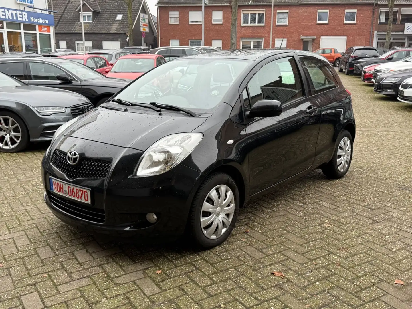 Toyota Yaris Sol*AUTOMATIK*KLIMA*MFL*** Schwarz - 1