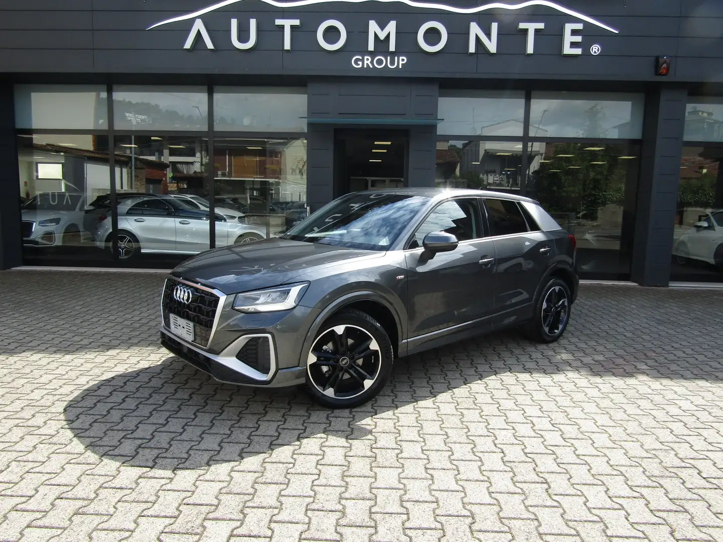 Audi Q2 30 1.0 TFSI 110CV CAMBIO MANUALE, NEOPATENTATI Grijs - 1