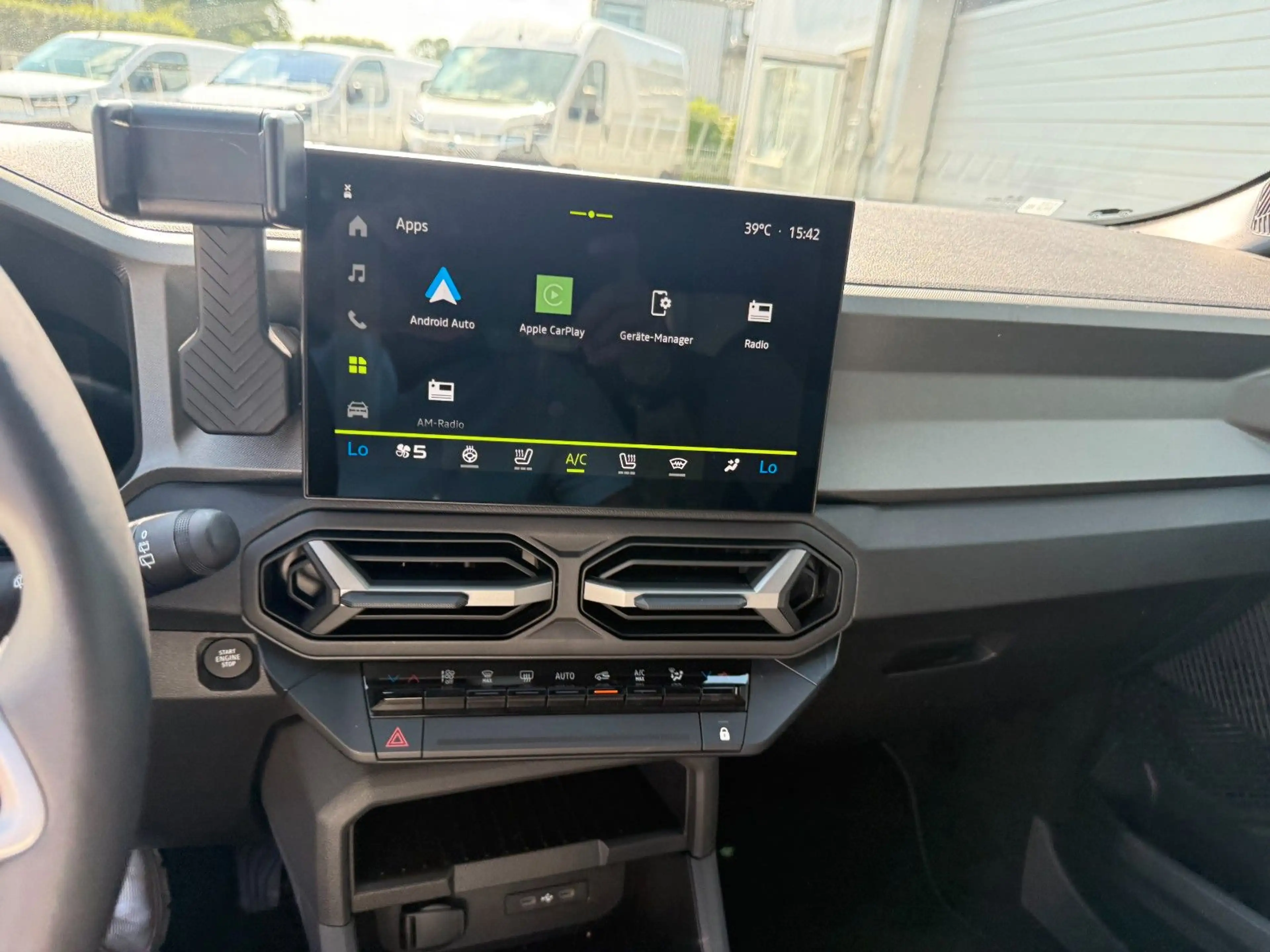 Dacia Bigster TCe 140 Journey — photo 9