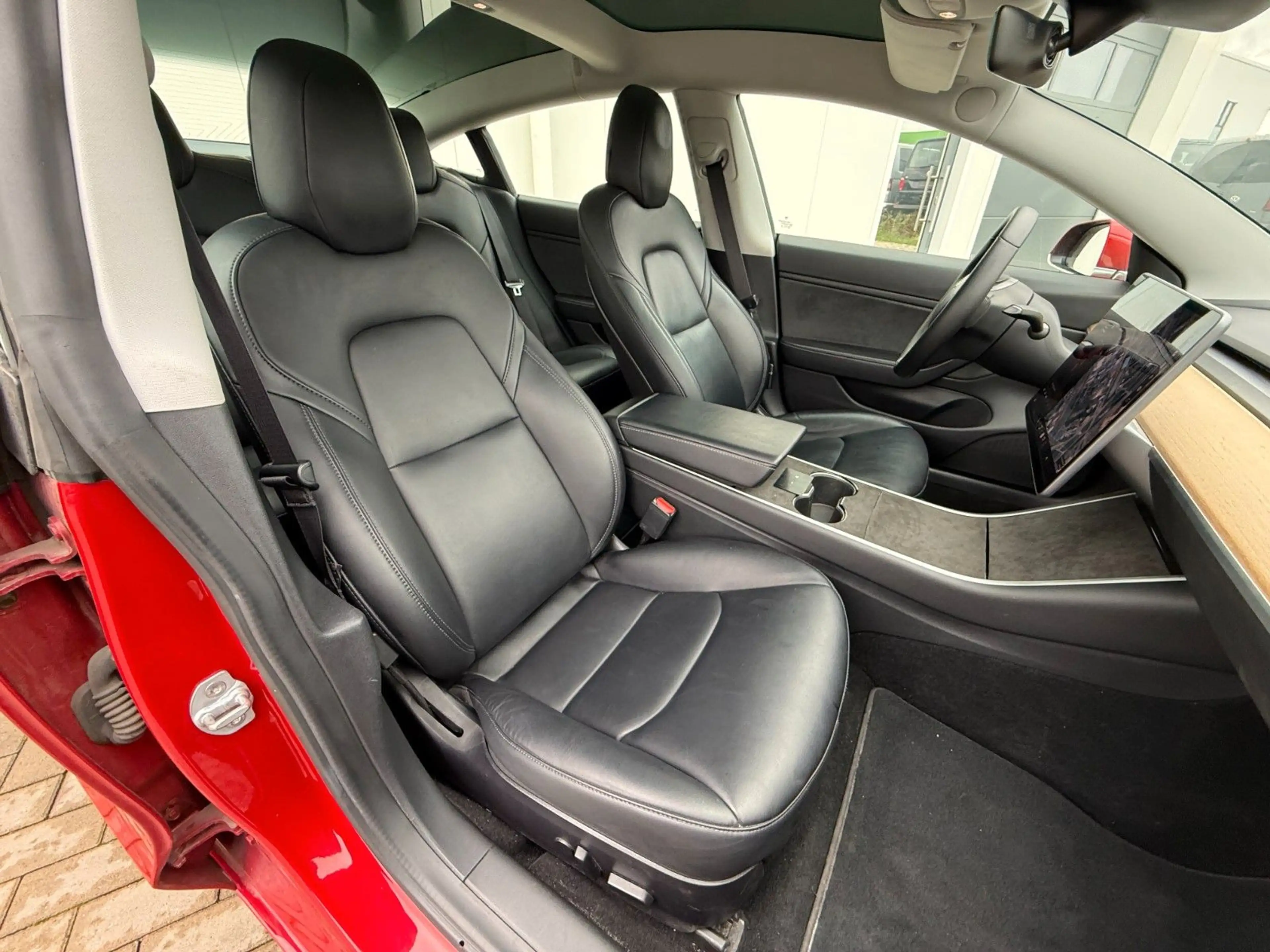 Tesla Model 3 Performance DM AWD 79KWH PANO BREMSE NEU — photo 13