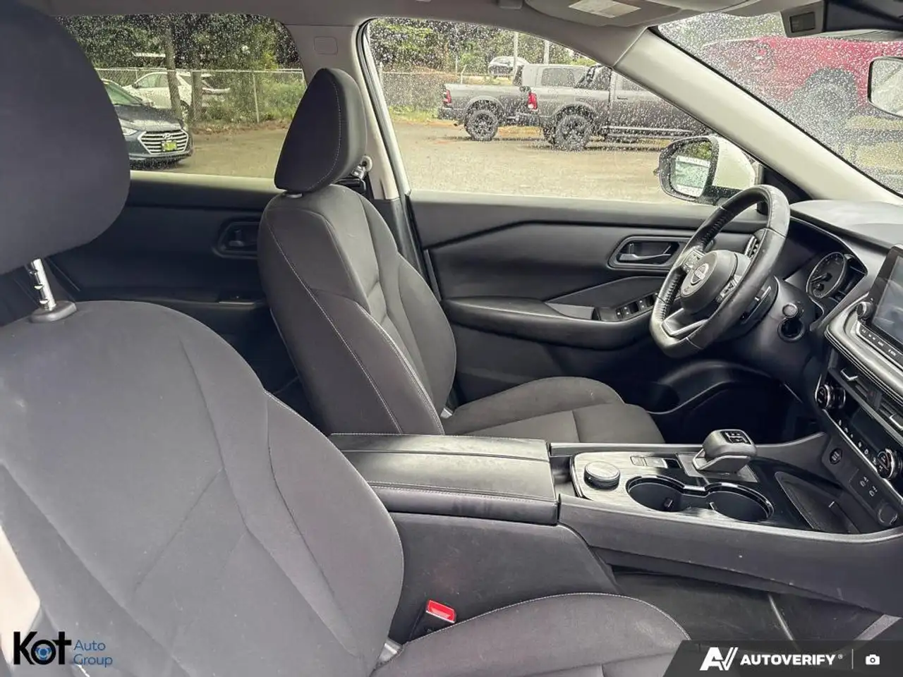 Nissan Rogue снимка Nissan Rogue