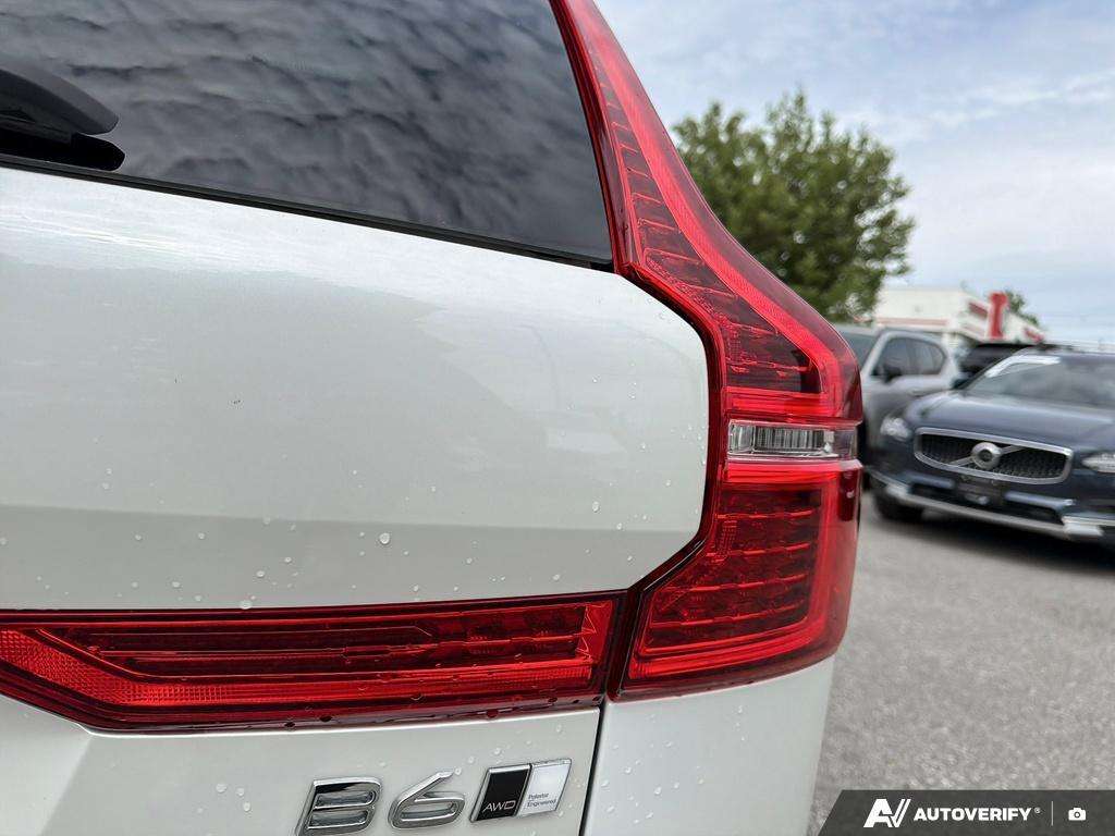 2022 Volvo XC60 B6 R-Design thumb 10