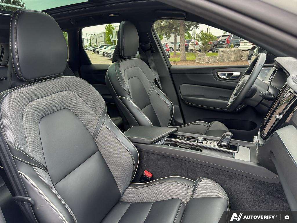 2022 Volvo XC60 B6 R-Design thumb 21